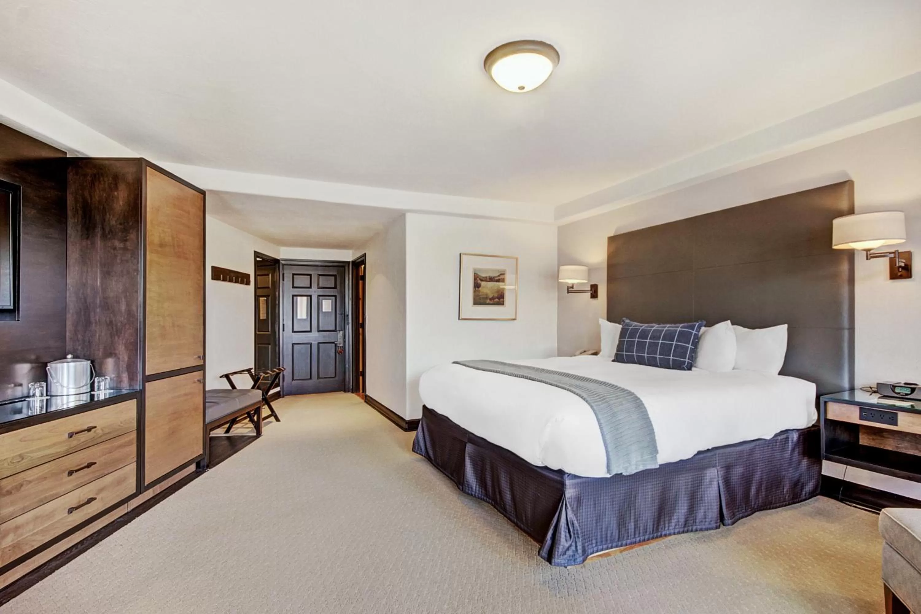 Bed in The Pines Lodge, a RockResort