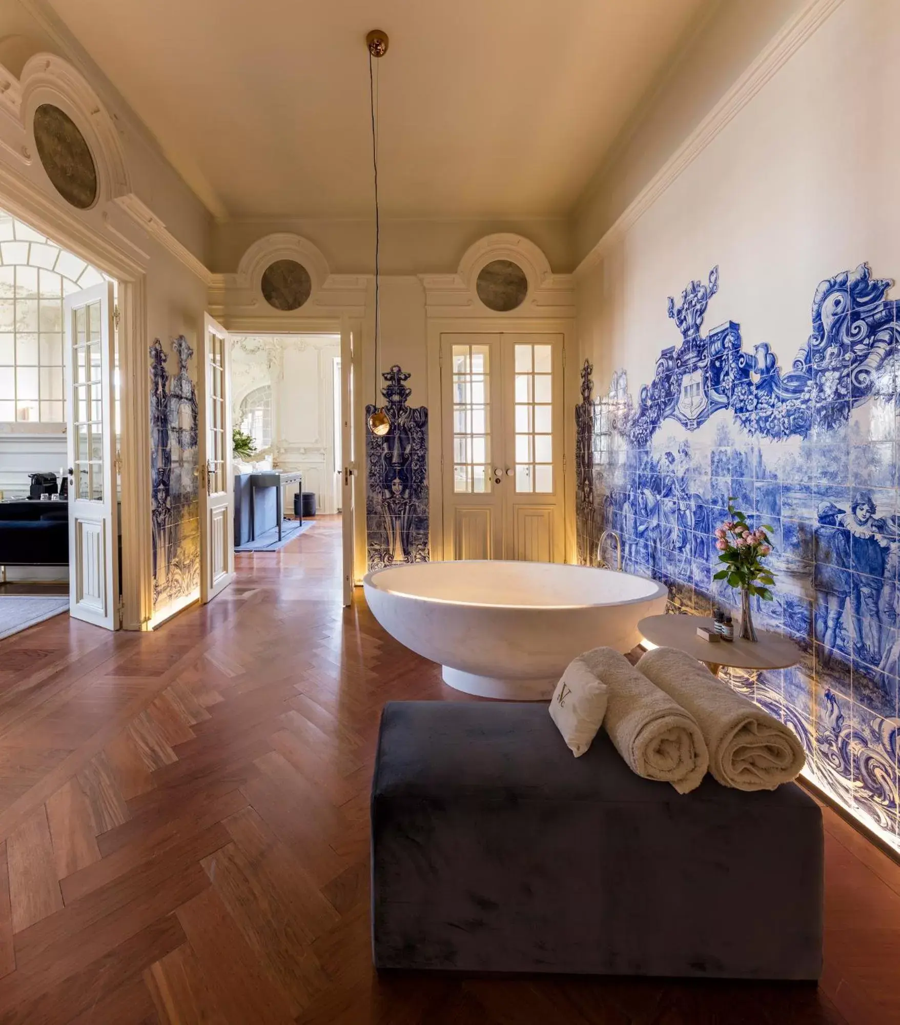 Living room, Bathroom in Verride Palácio Santa Catarina