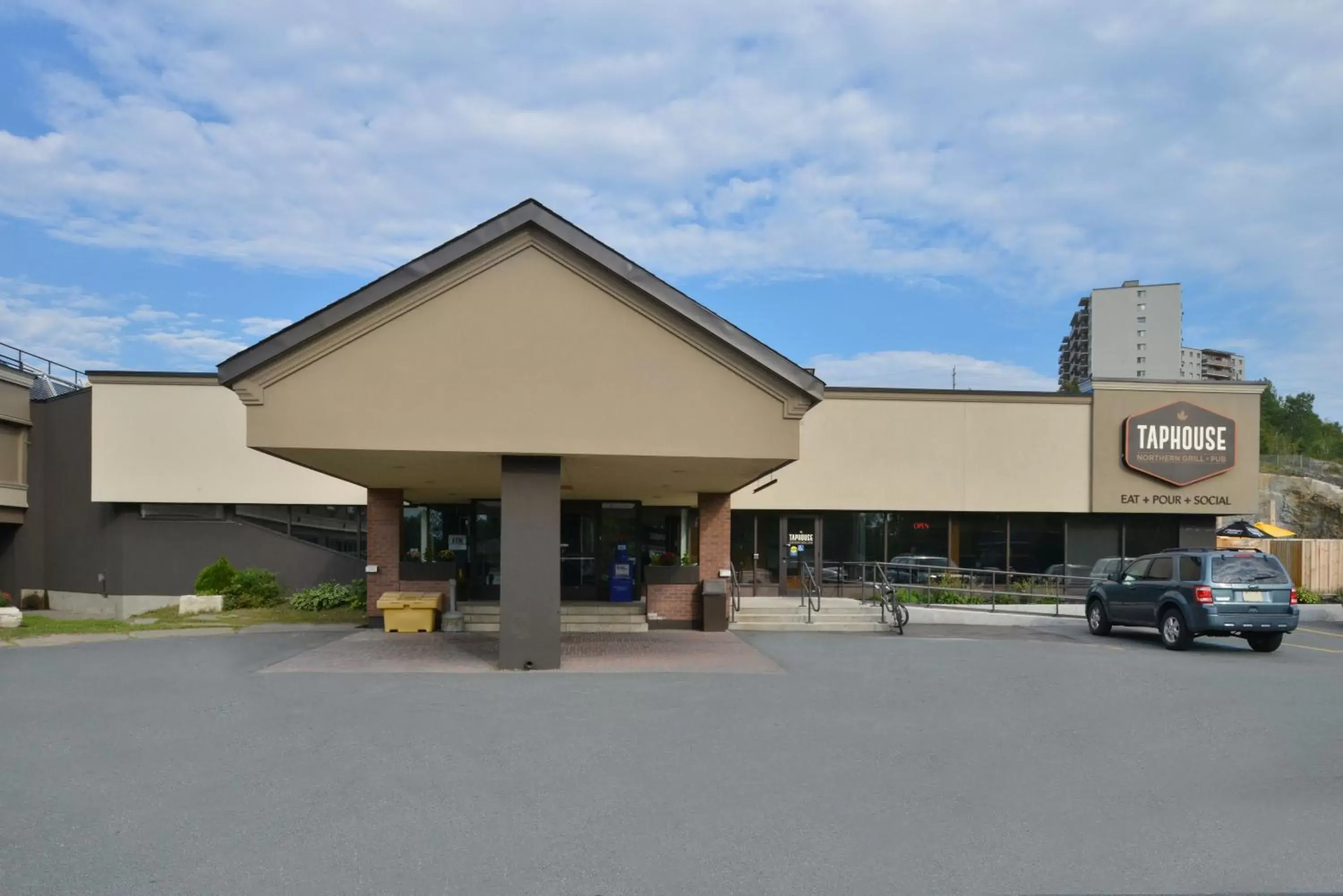 Facade/entrance, Property Building in Rodeway Inn