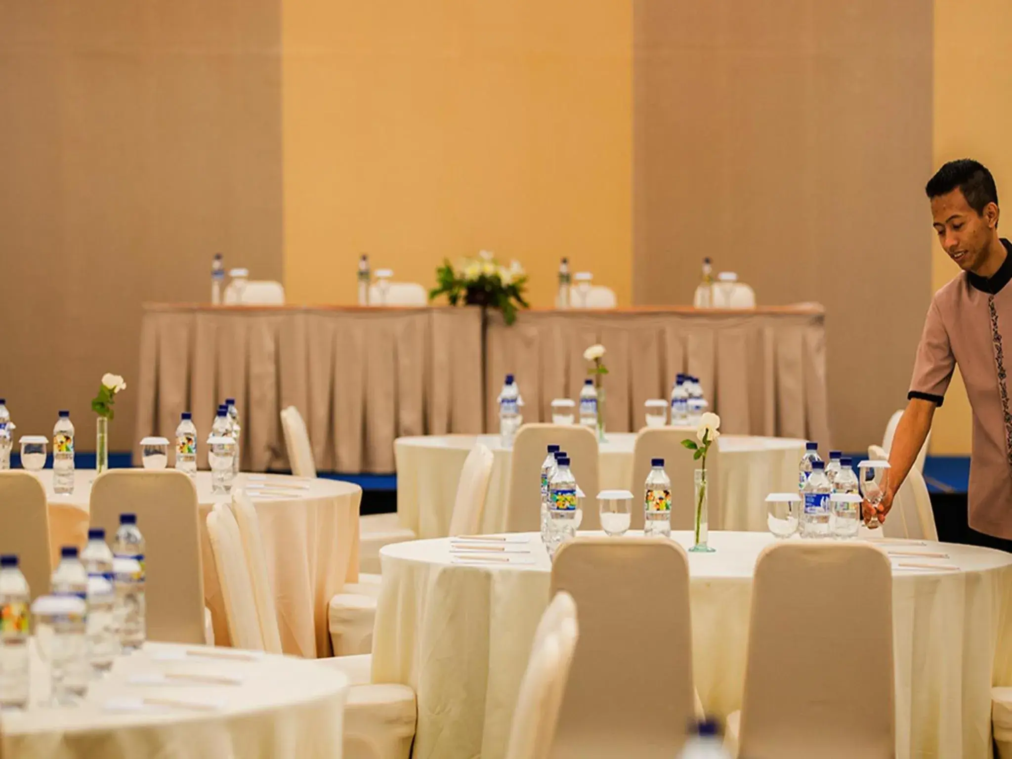 Banquet/Function facilities, Banquet Facilities in Hotel Santika Pekalongan