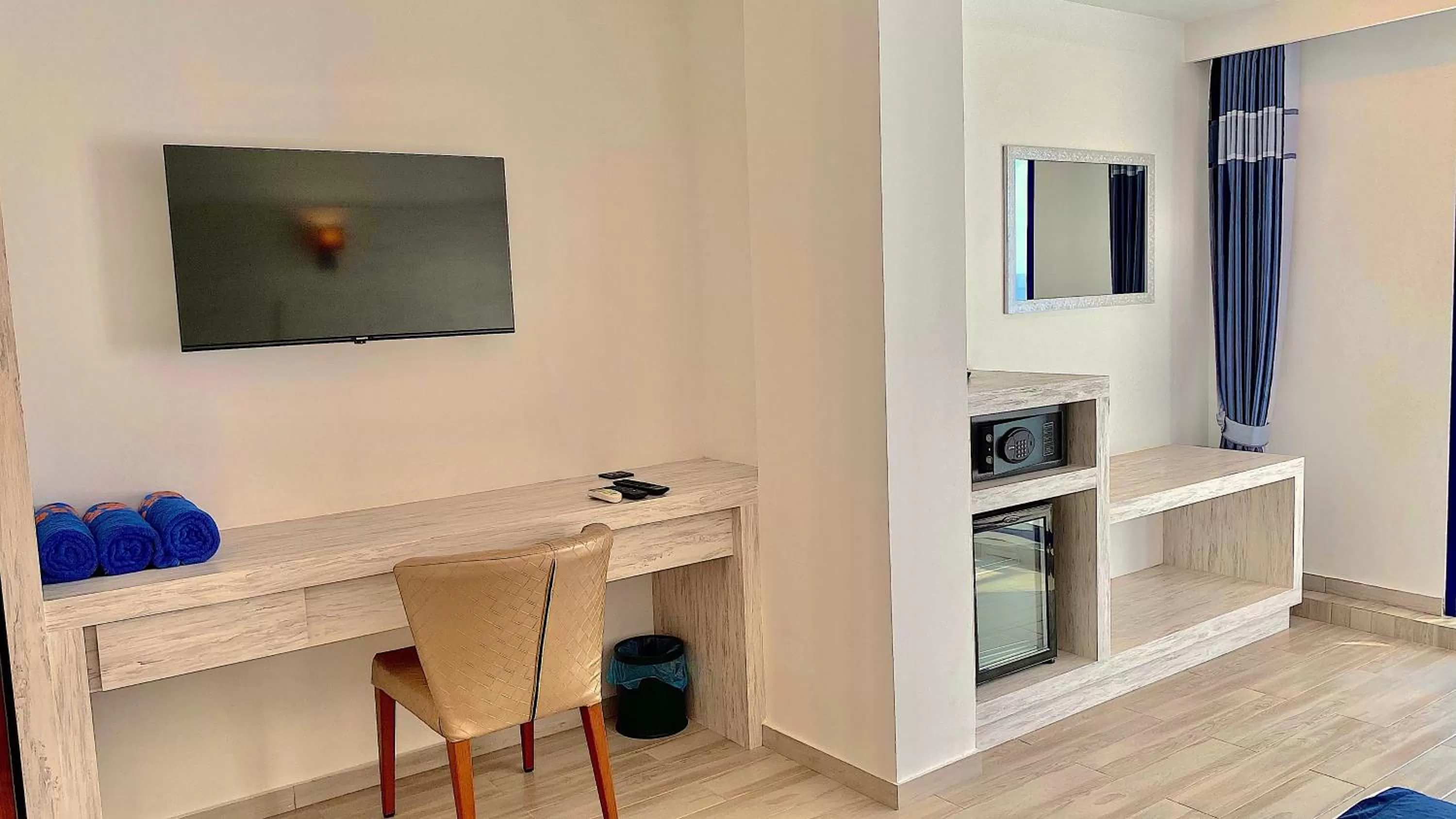 TV and multimedia in Kaani Palm Beach