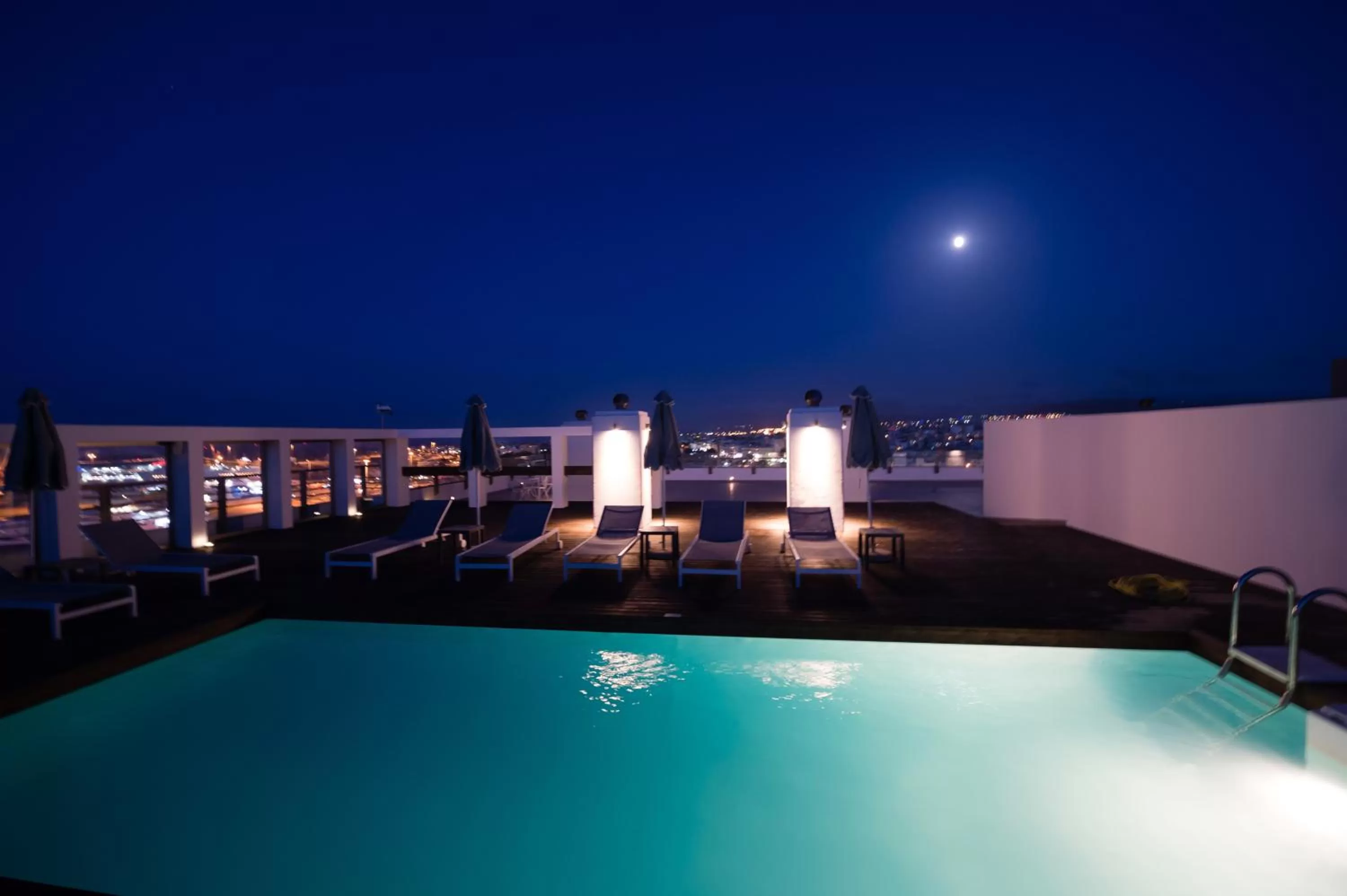 Night in Aquila Atlantis Hotel