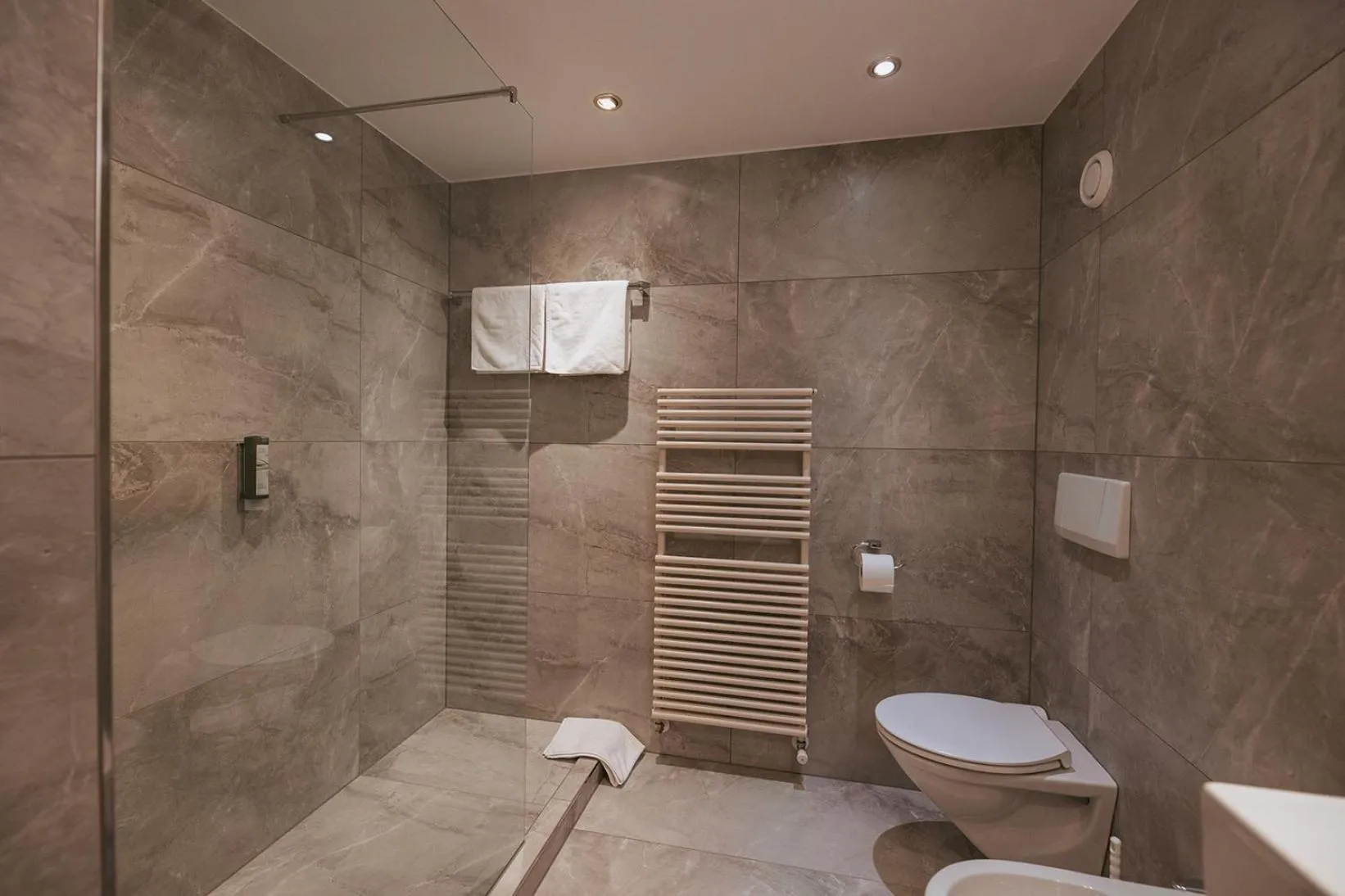 Bathroom in MANNI das Hotel