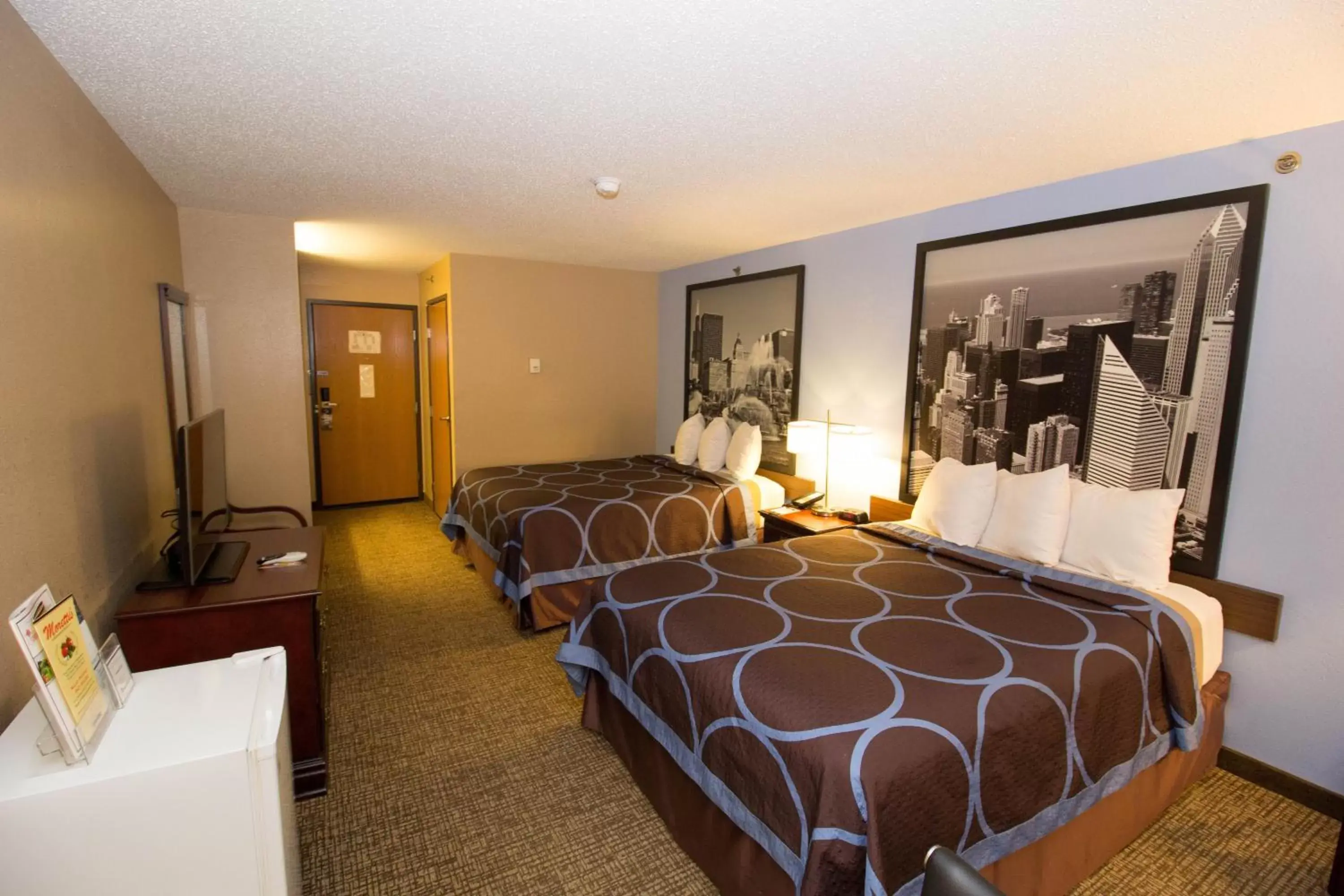 Bed in Super 8 by Wyndham Chicago O'Hare Airport