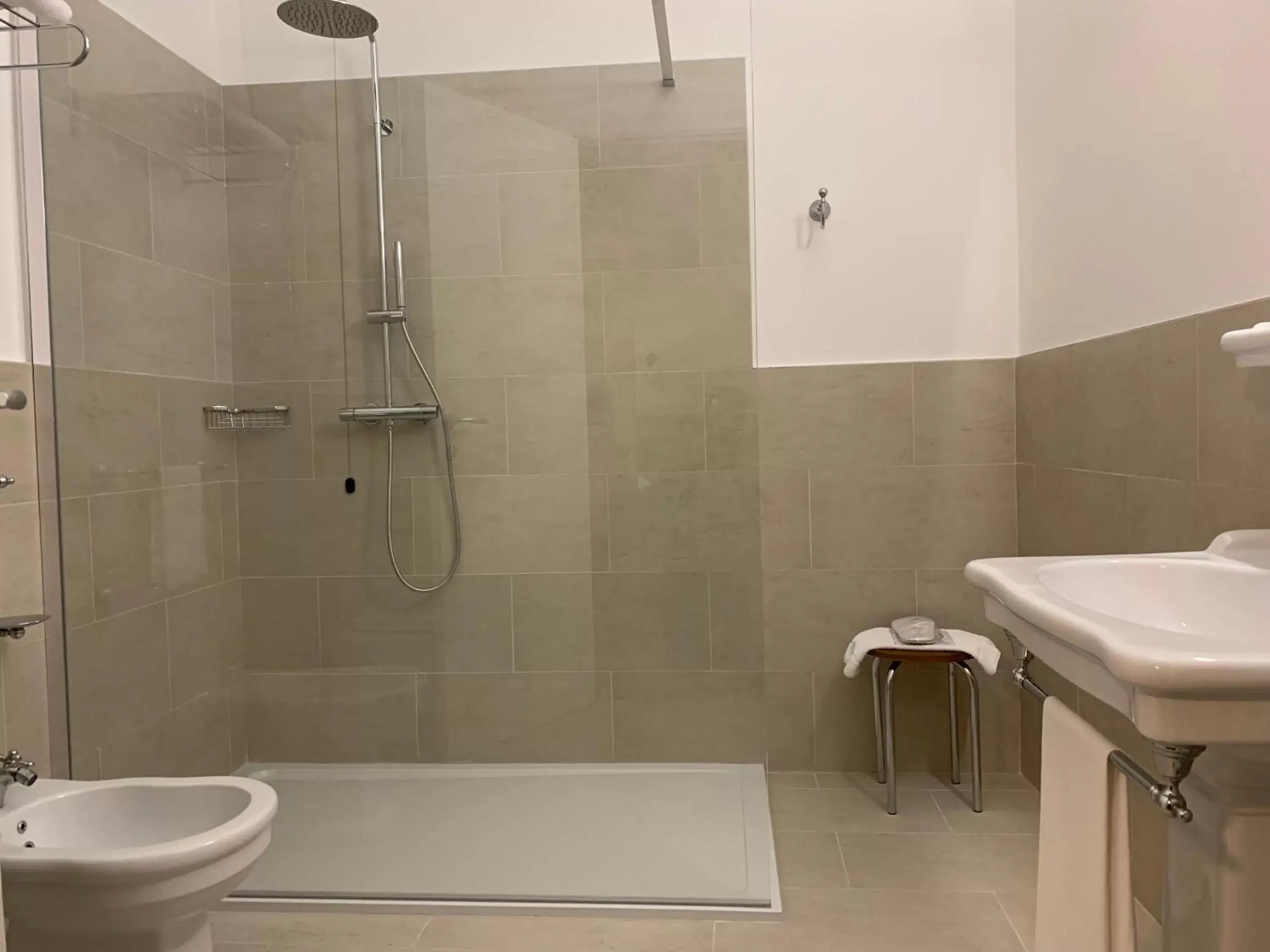 Shower, Bathroom in Hotel Miramonti