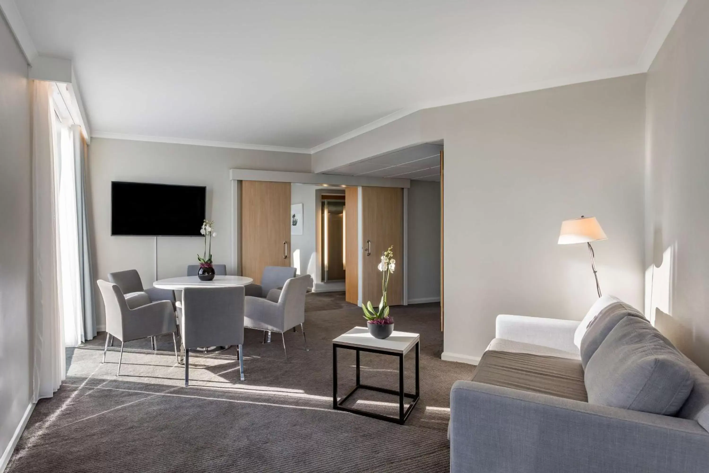 Living room, Seating Area in Radisson Blu Hotel London Stansted Airport