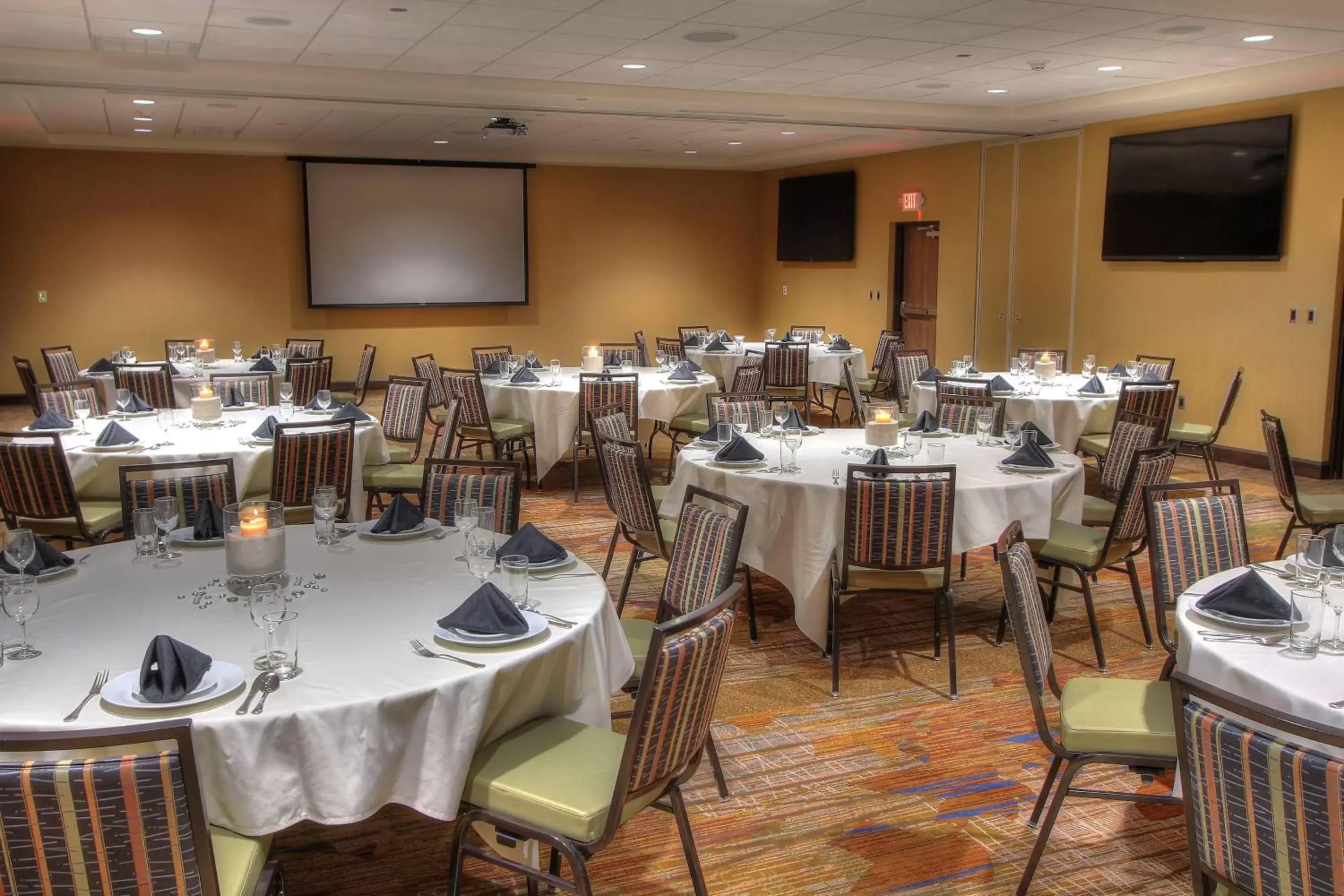 Meeting/conference room, Restaurant/Places to Eat in Courtyard by Marriott Gatlinburg Downtown