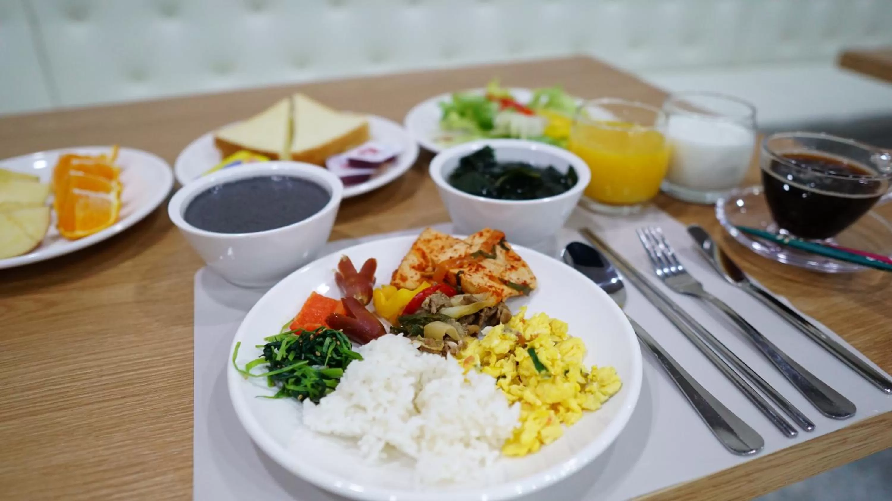 Restaurant/places to eat in The Port Hotel Busan