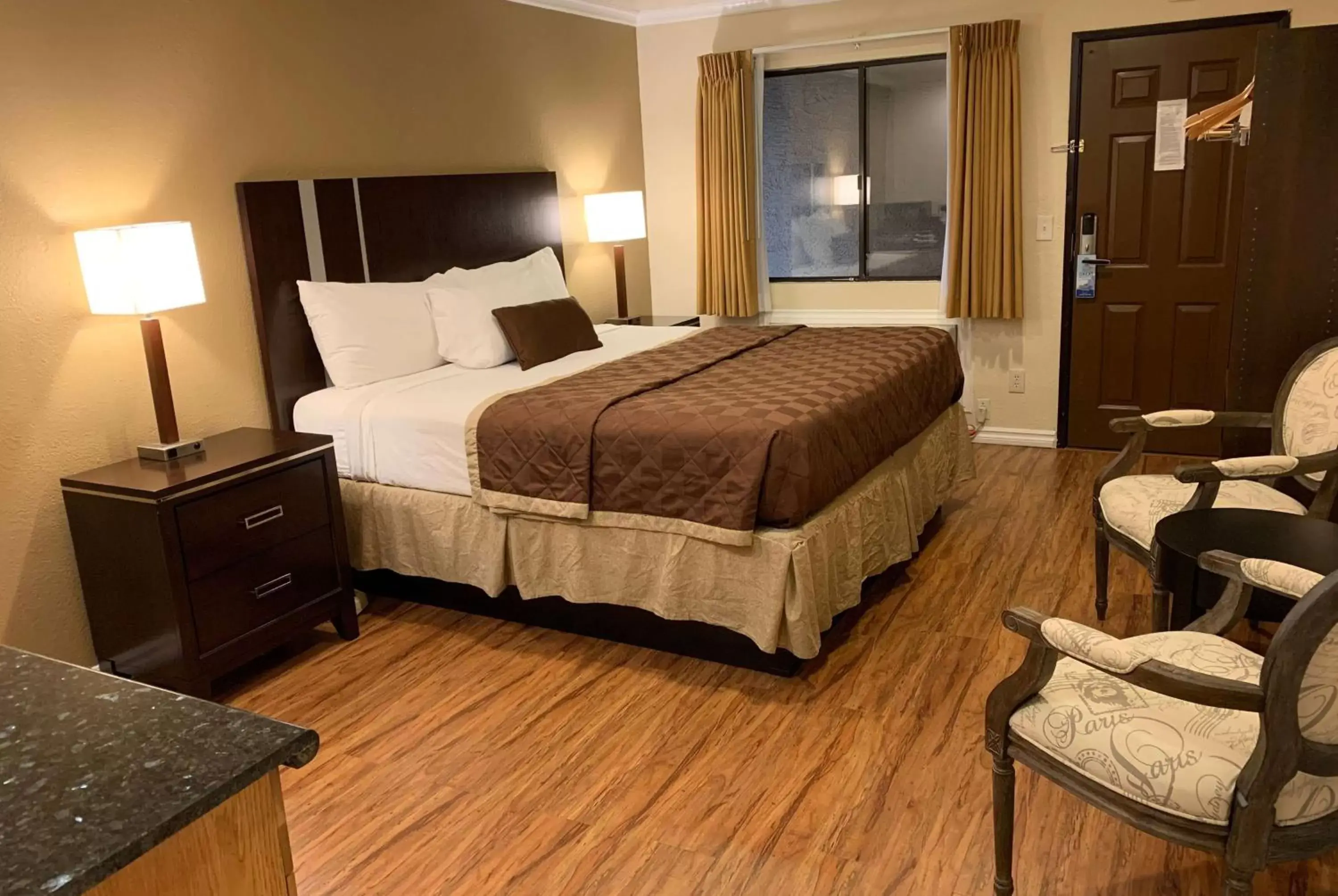 Photo of the whole room, Bed in Travelodge by Wyndham Las Vegas Airport Near The Strip