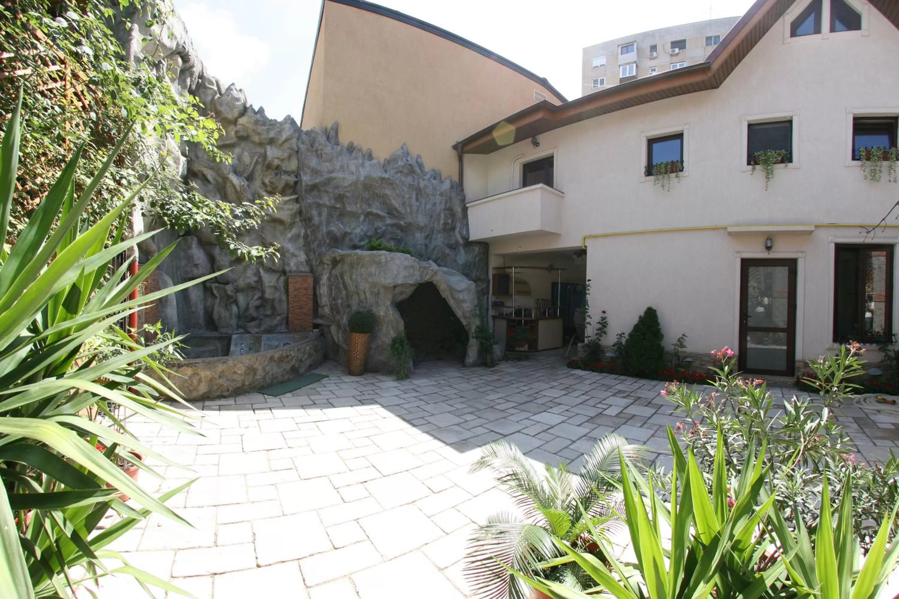 Facade/entrance in City Garden Rooms and Apartments