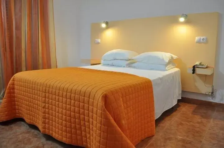 Bedroom, Bed in Hotel Brasa