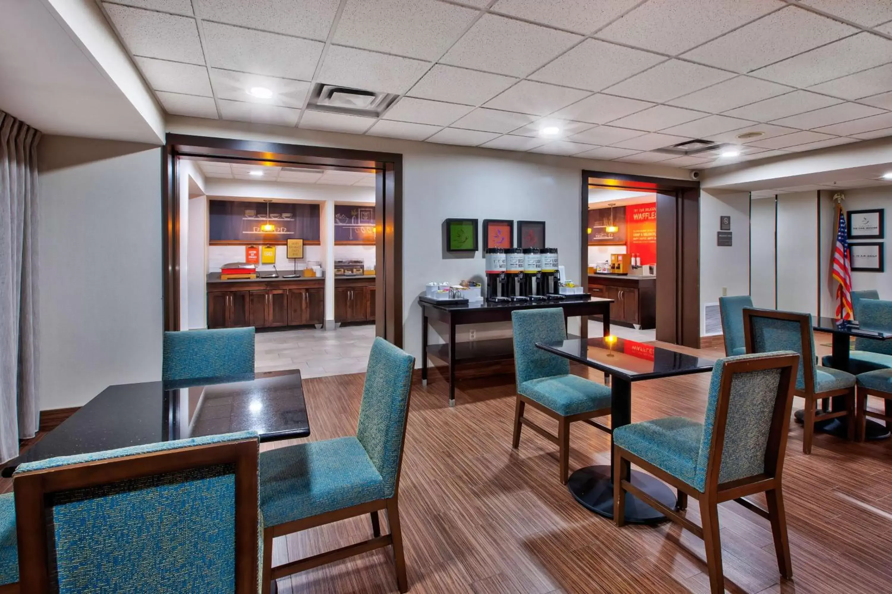 Breakfast, Restaurant/Places to Eat in Hampton Inn Clarion