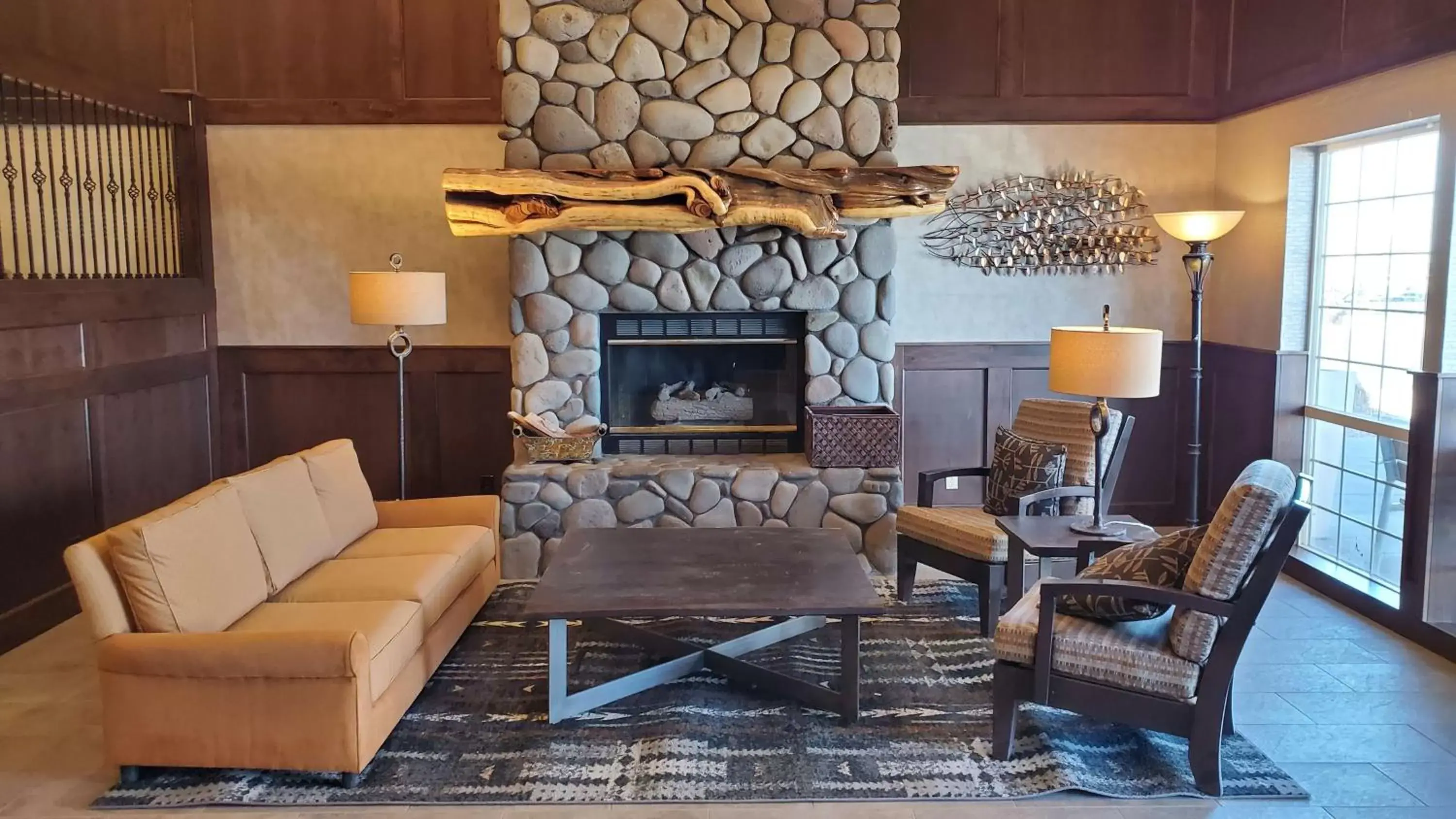 Lobby or reception, Seating Area in Best Western Plus Bend North