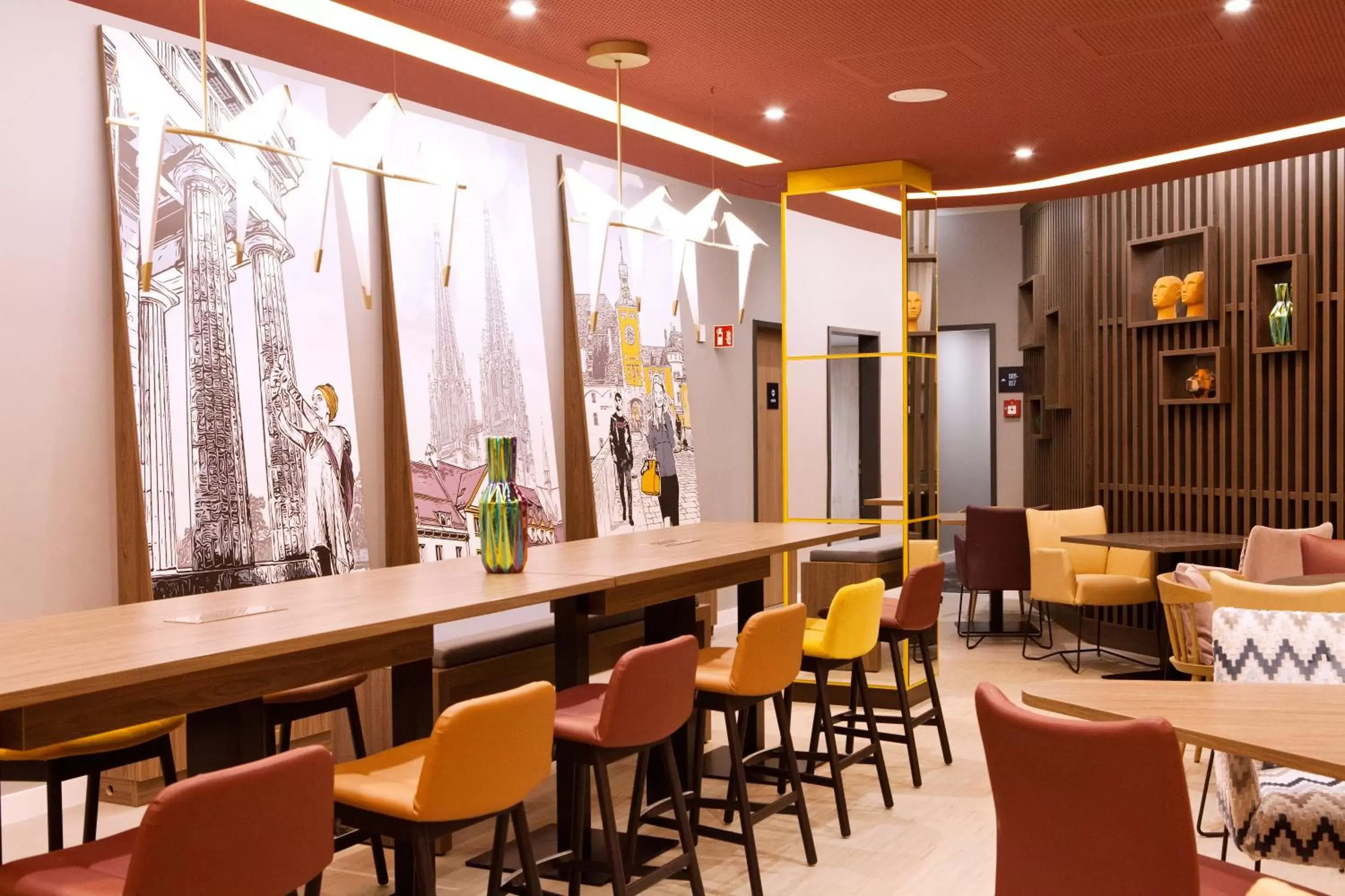 Lobby or reception, Restaurant/Places to Eat in Hampton By Hilton Regensburg