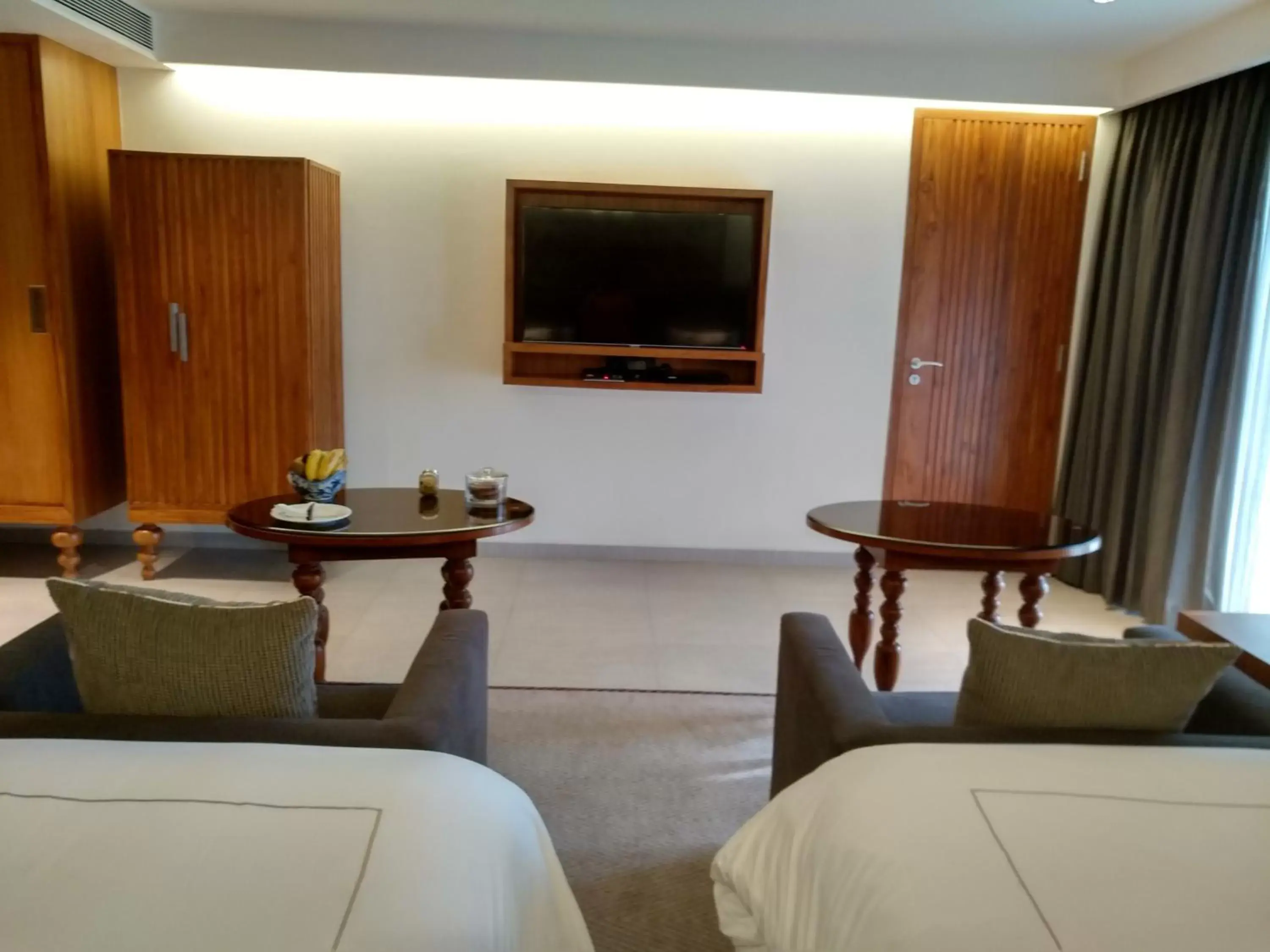 Bedroom, TV/Entertainment Center in Taj Exotica Resort & Spa, Goa