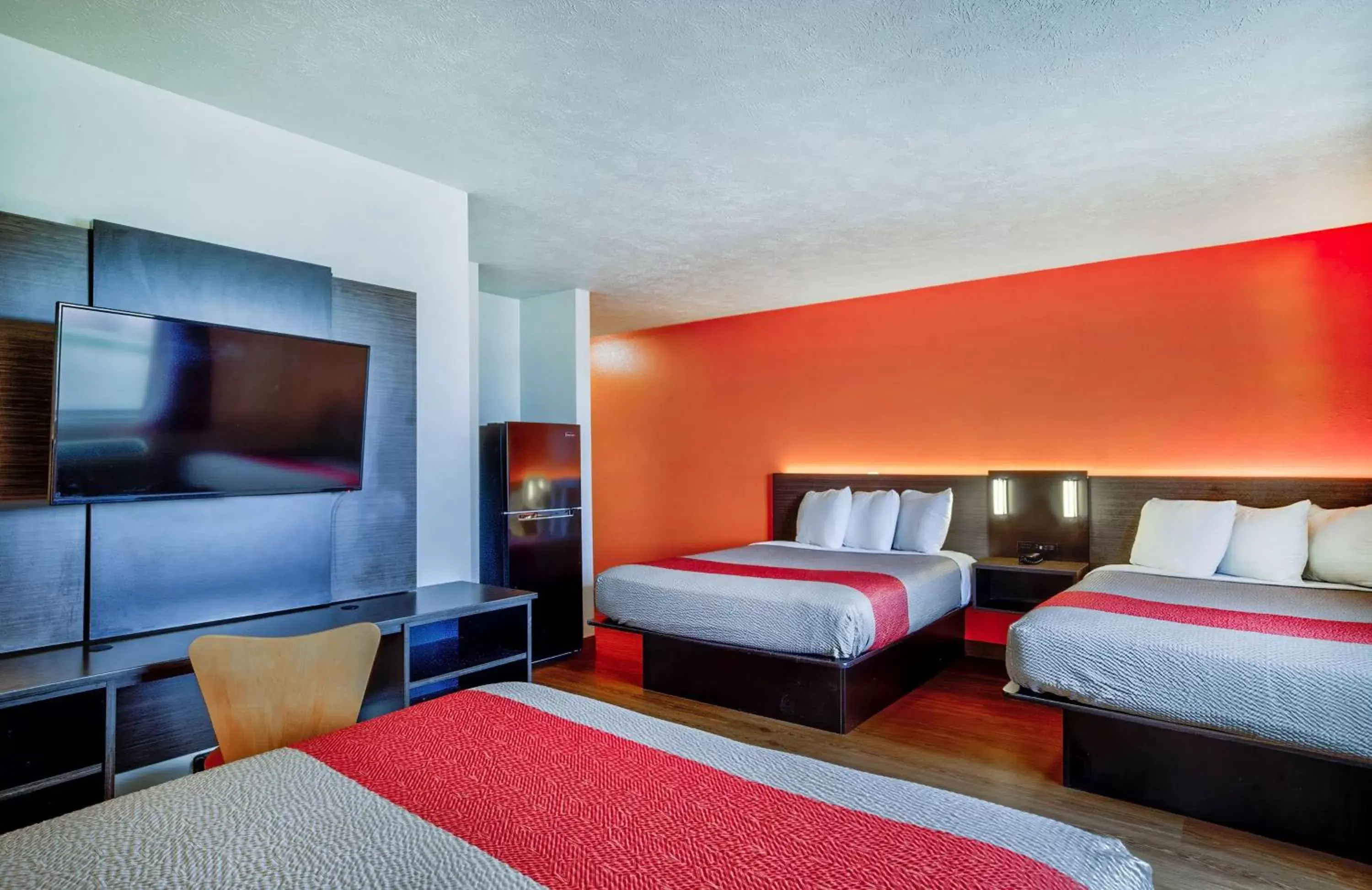 Bedroom, Bed in Motel 6-Percival, IA