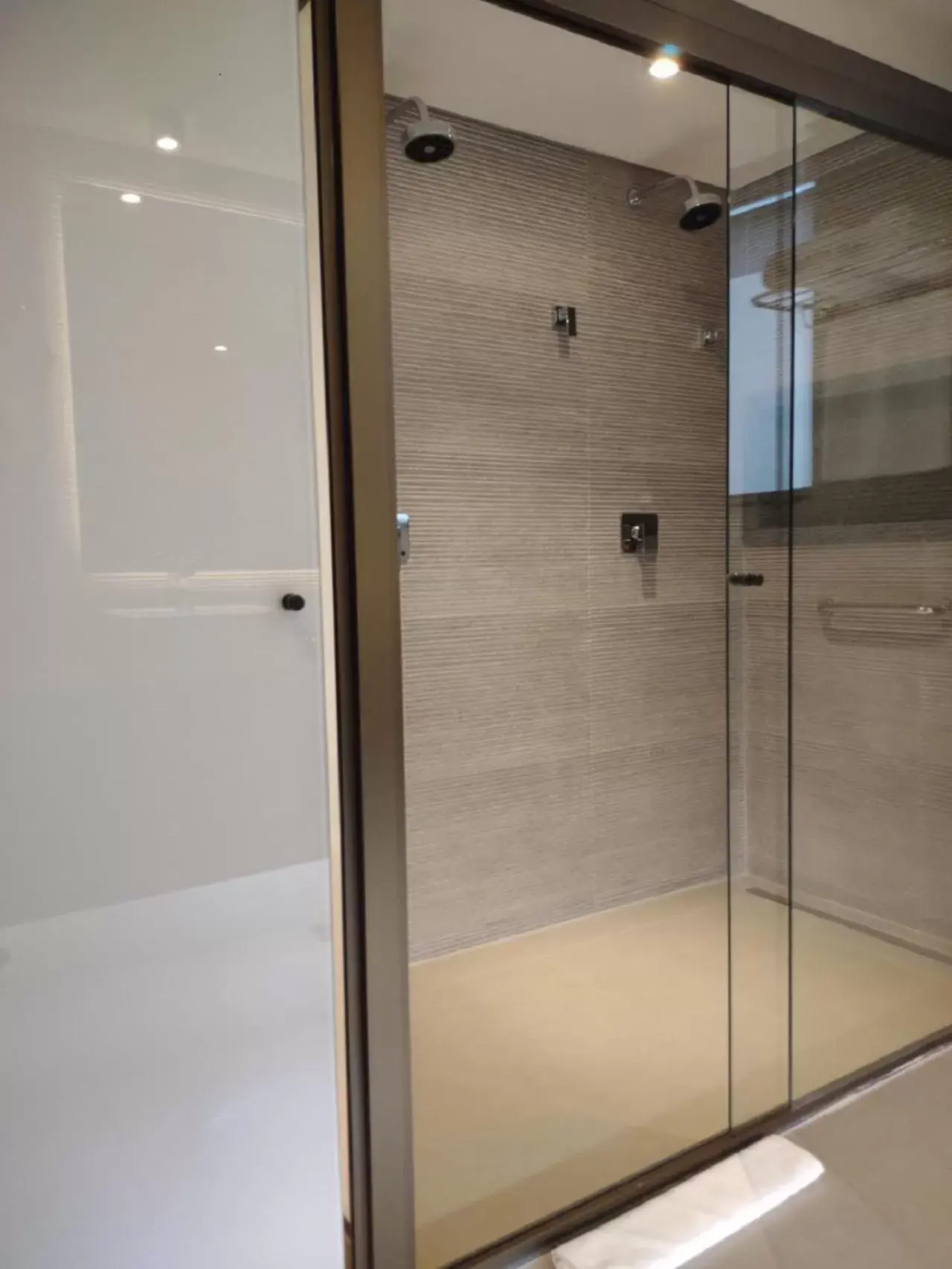 Shower, Bathroom in Ramada Hotel & Suites Lagoa Santa By Wyndham