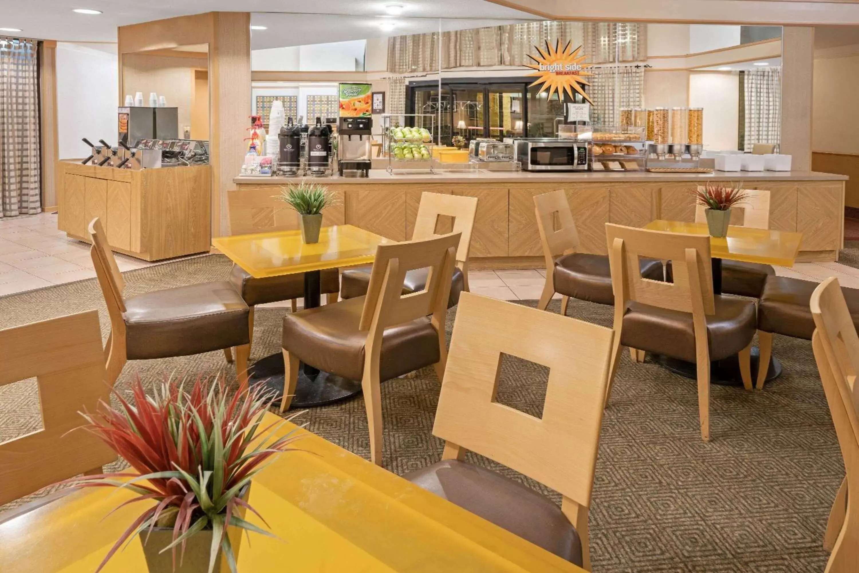 Restaurant/places to eat in La Quinta by Wyndham Salt Lake City - Layton