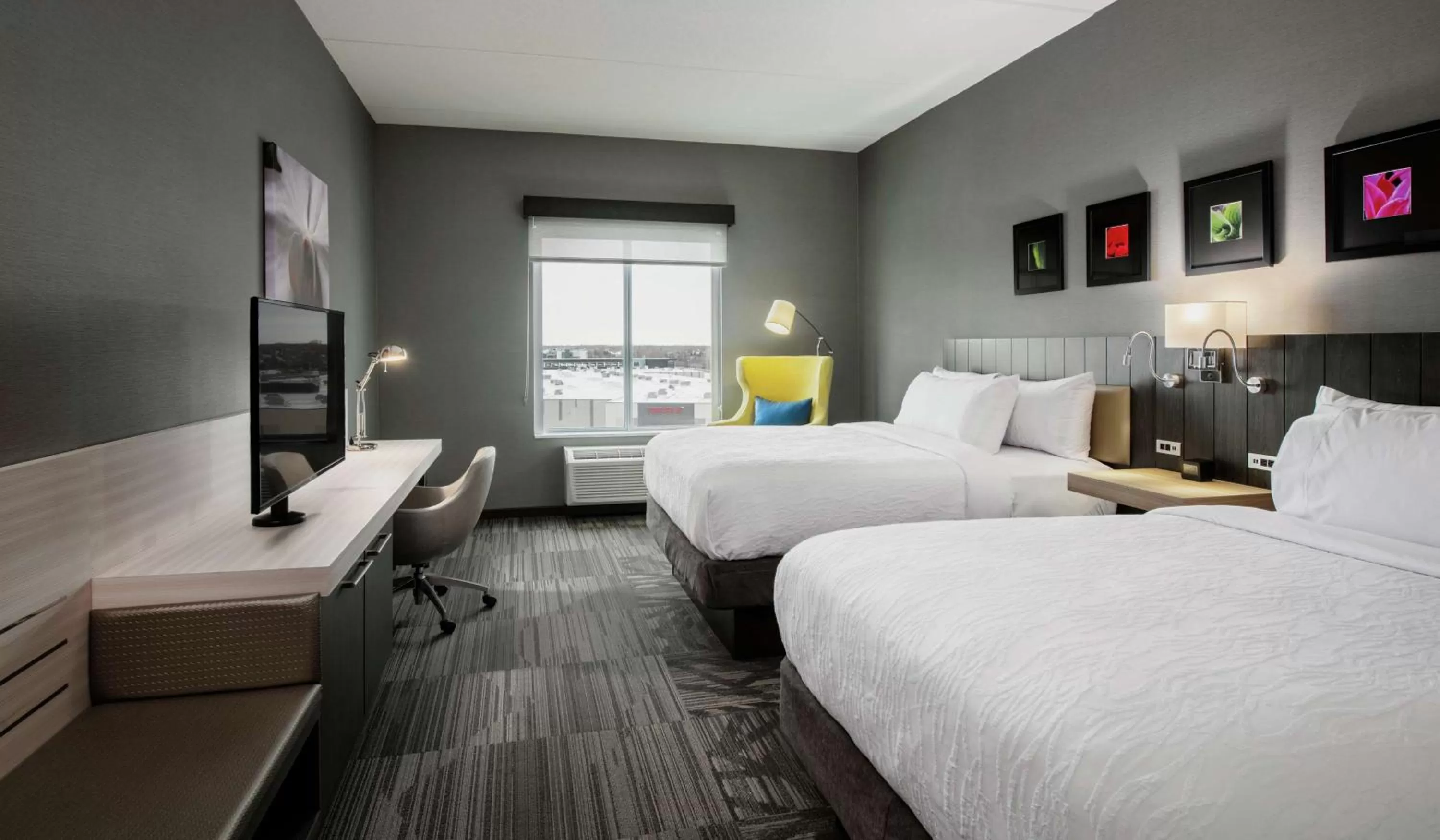 Bedroom, Bed in Hilton Garden Inn Winnipeg South