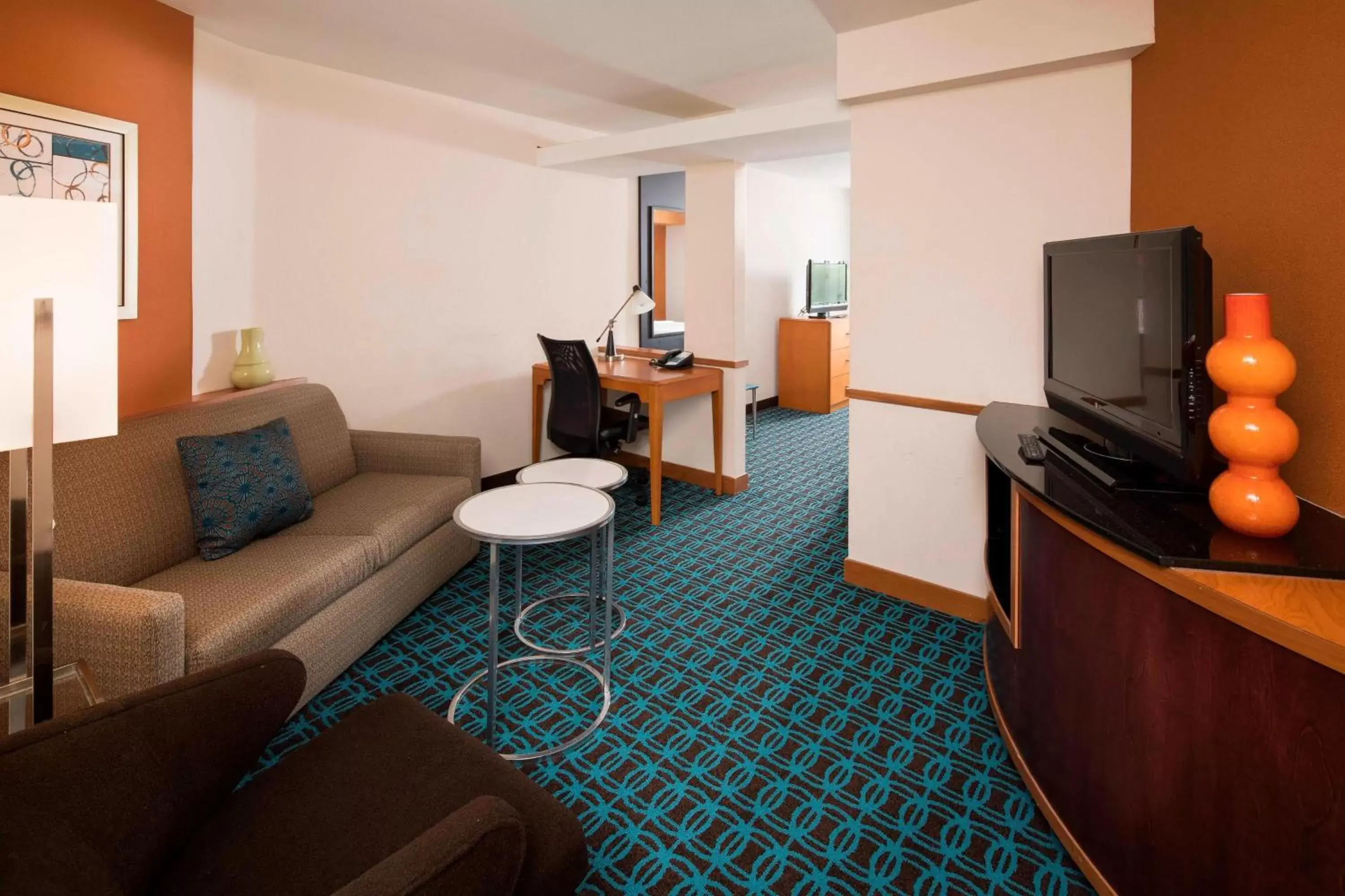 Photo of the whole room, Seating Area in Fairfield Inn and Suites by Marriott Conway