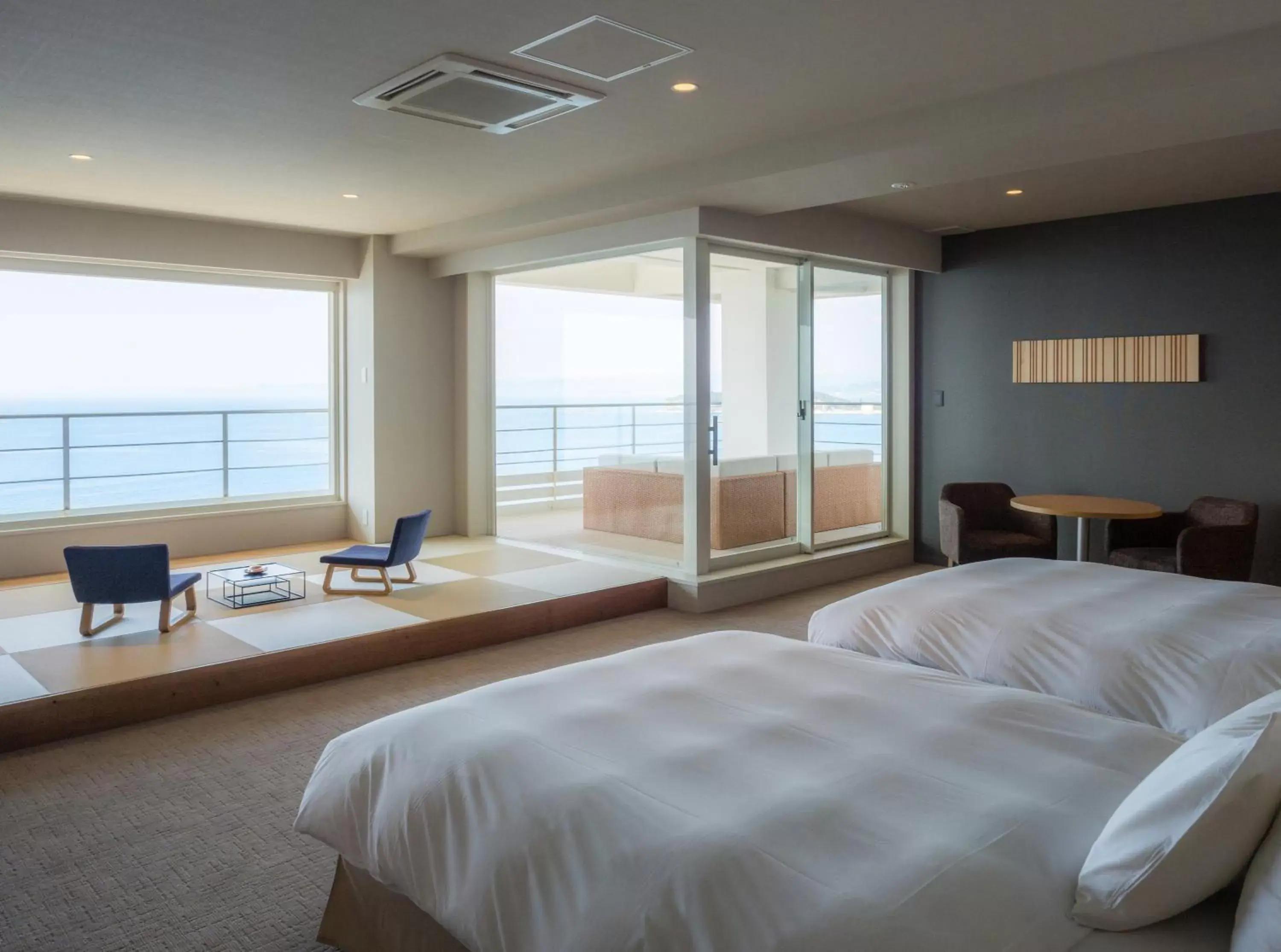 Sea view, Bed in Shirahama Key Terrace Hotel Seamore