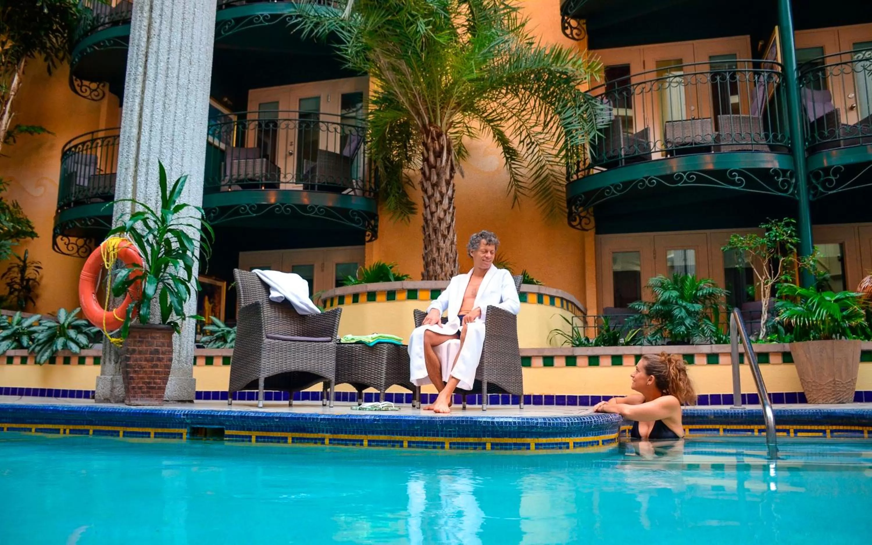 Swimming pool in Hôtel Plaza Québec par JARO