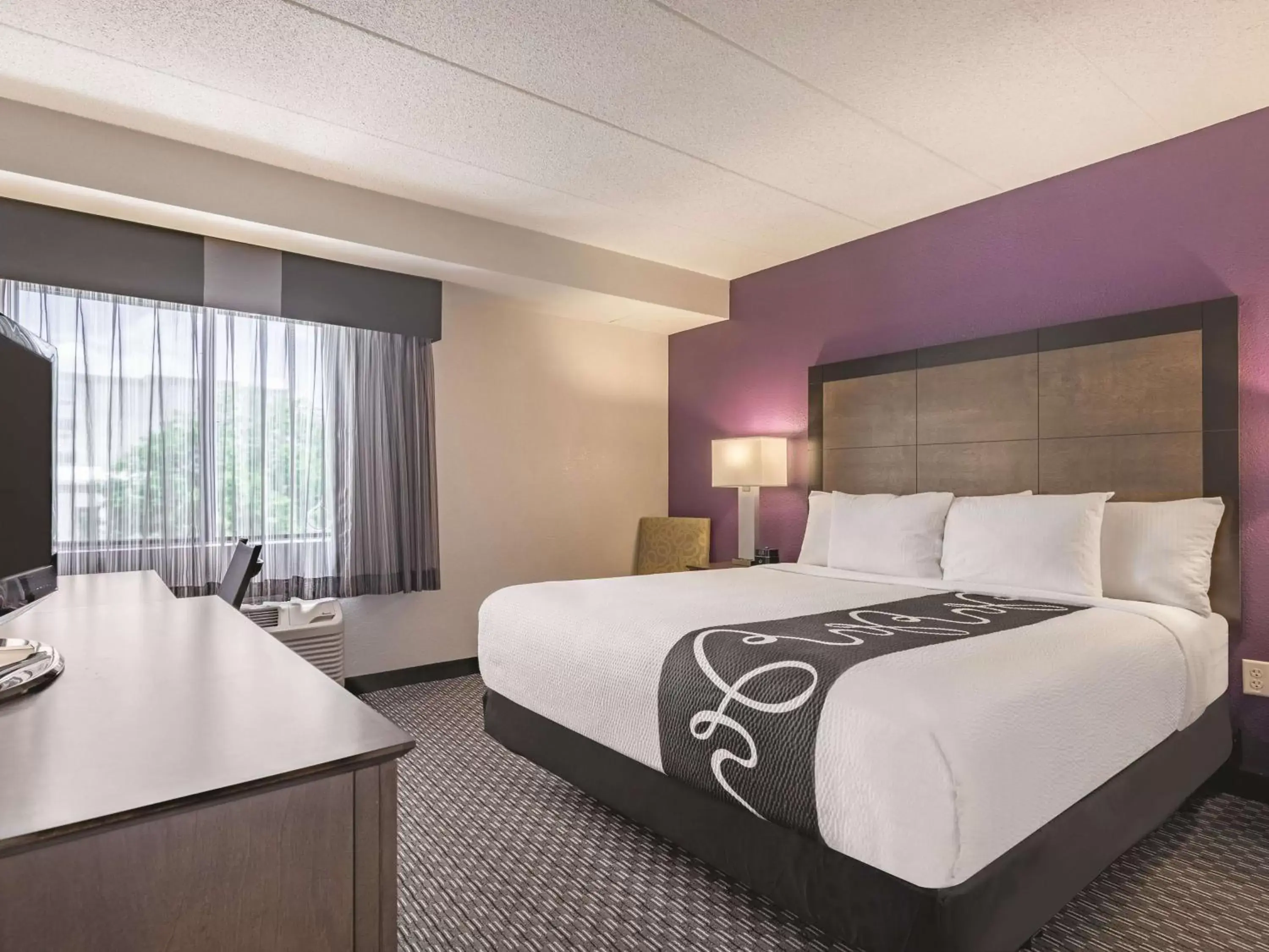 Photo of the whole room, Bed in La Quinta by Wyndham Salem NH Photo of the whole room, Bed in La Quinta by Wyndham Salem NH