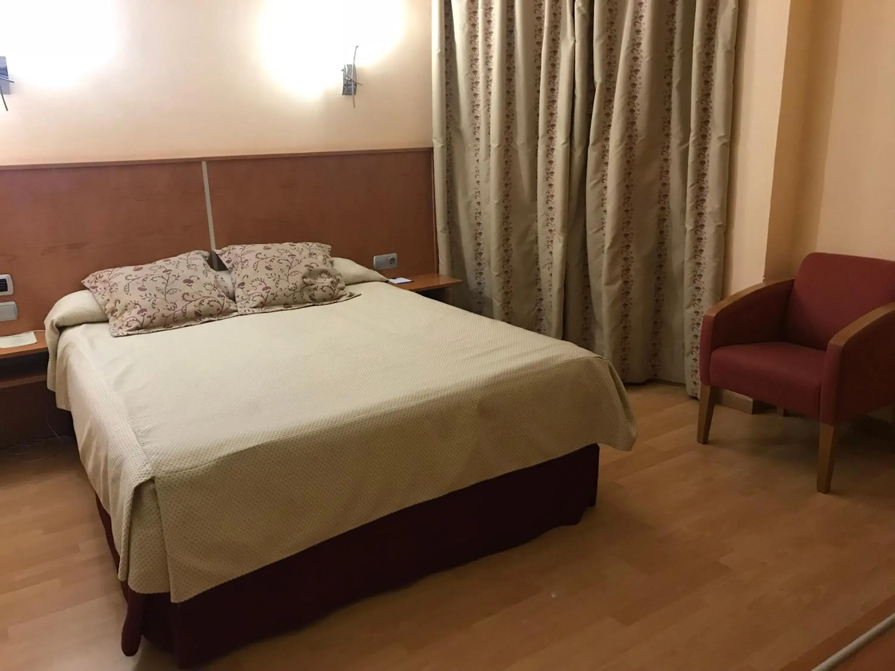 Bed in Hotel Alfonso VIII De Cuenca