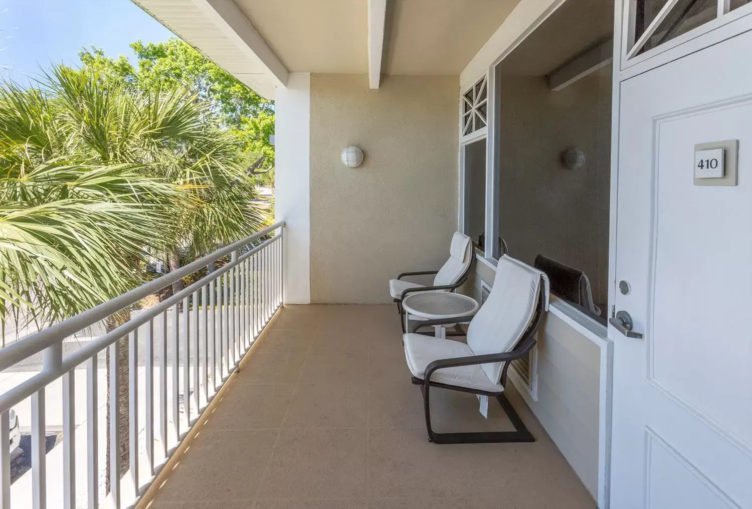 Balcony/Terrace in DOLPHINS, BEACH step away, WIFI, FREE PARKING,POOLS, JACUZZI