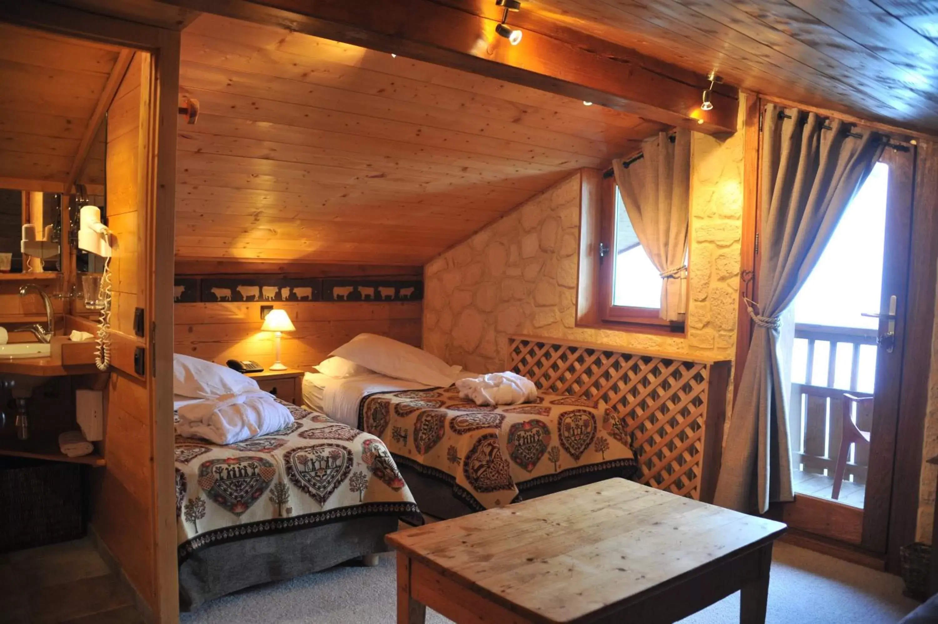 Bed in Hôtel Chalet Alpage