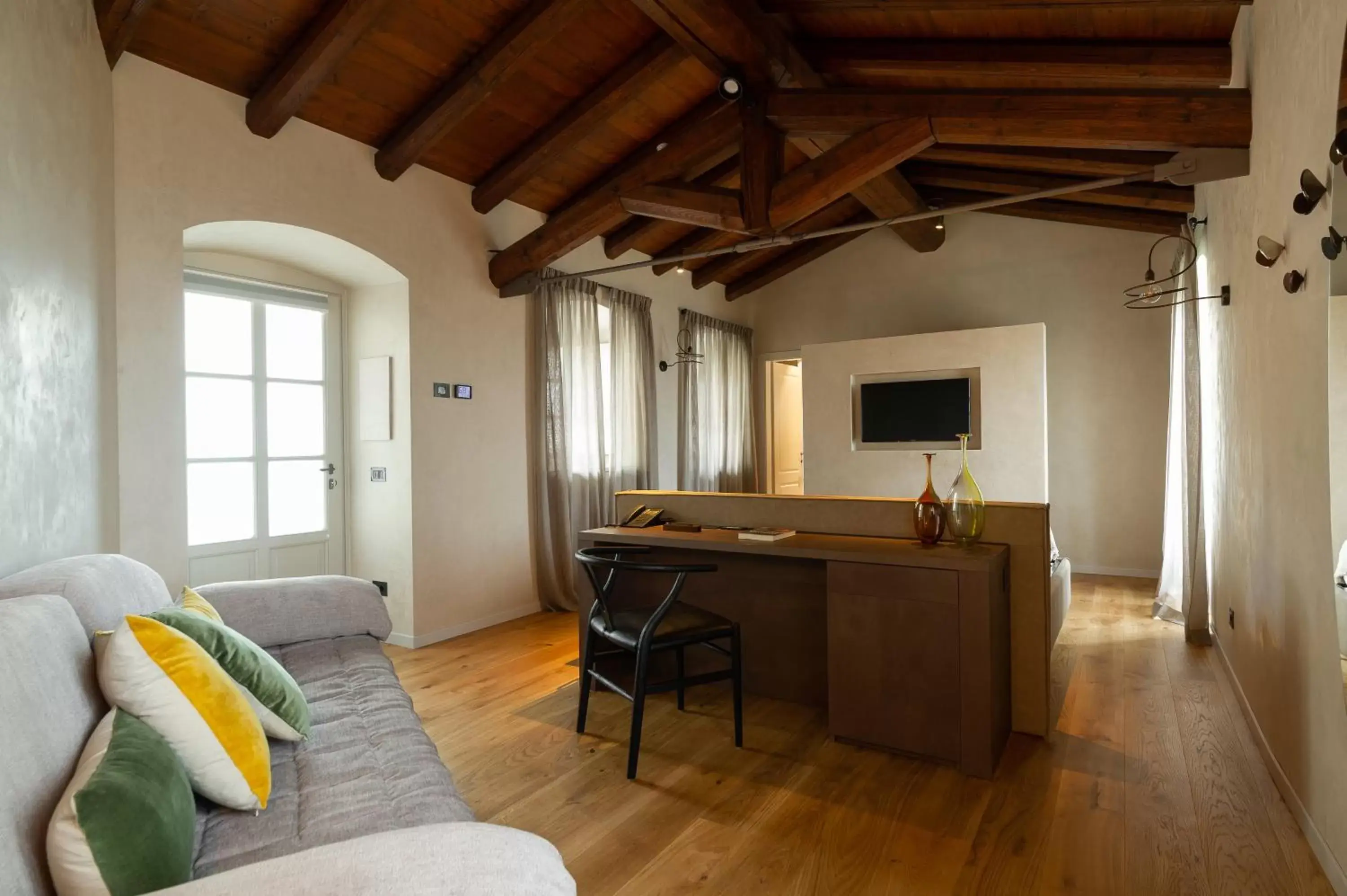 Photo of the whole room, TV/Entertainment Center in Relais San Vigilio al Castello