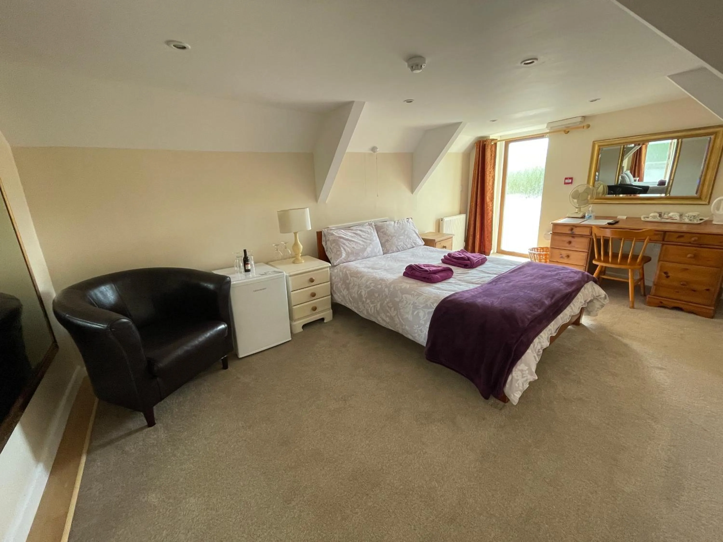 Bedroom, Bed in Station House, Dartmoor and Coast located, Village centre Hotel