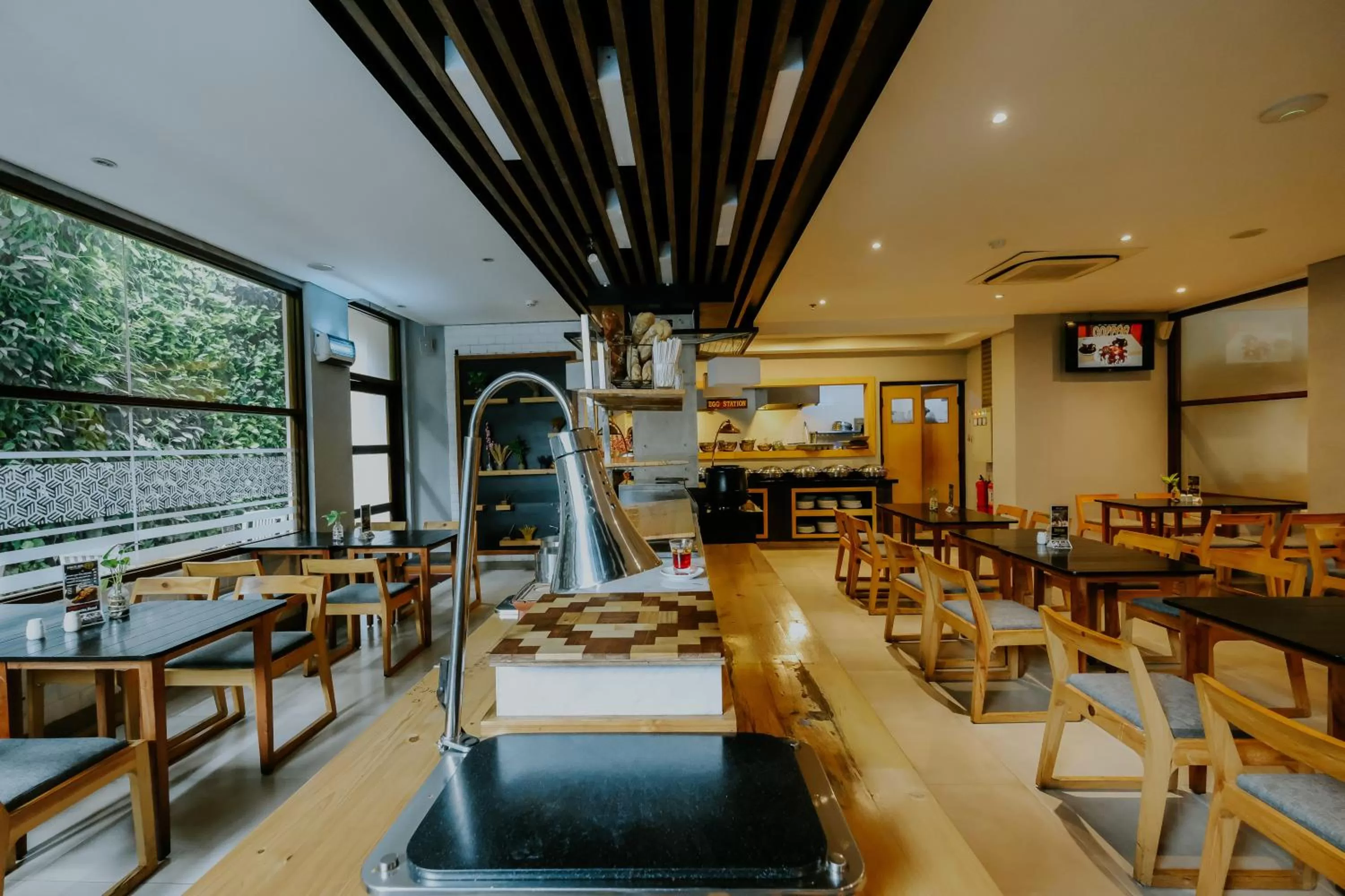 Restaurant/places to eat in Ayaartta Hotel Malioboro