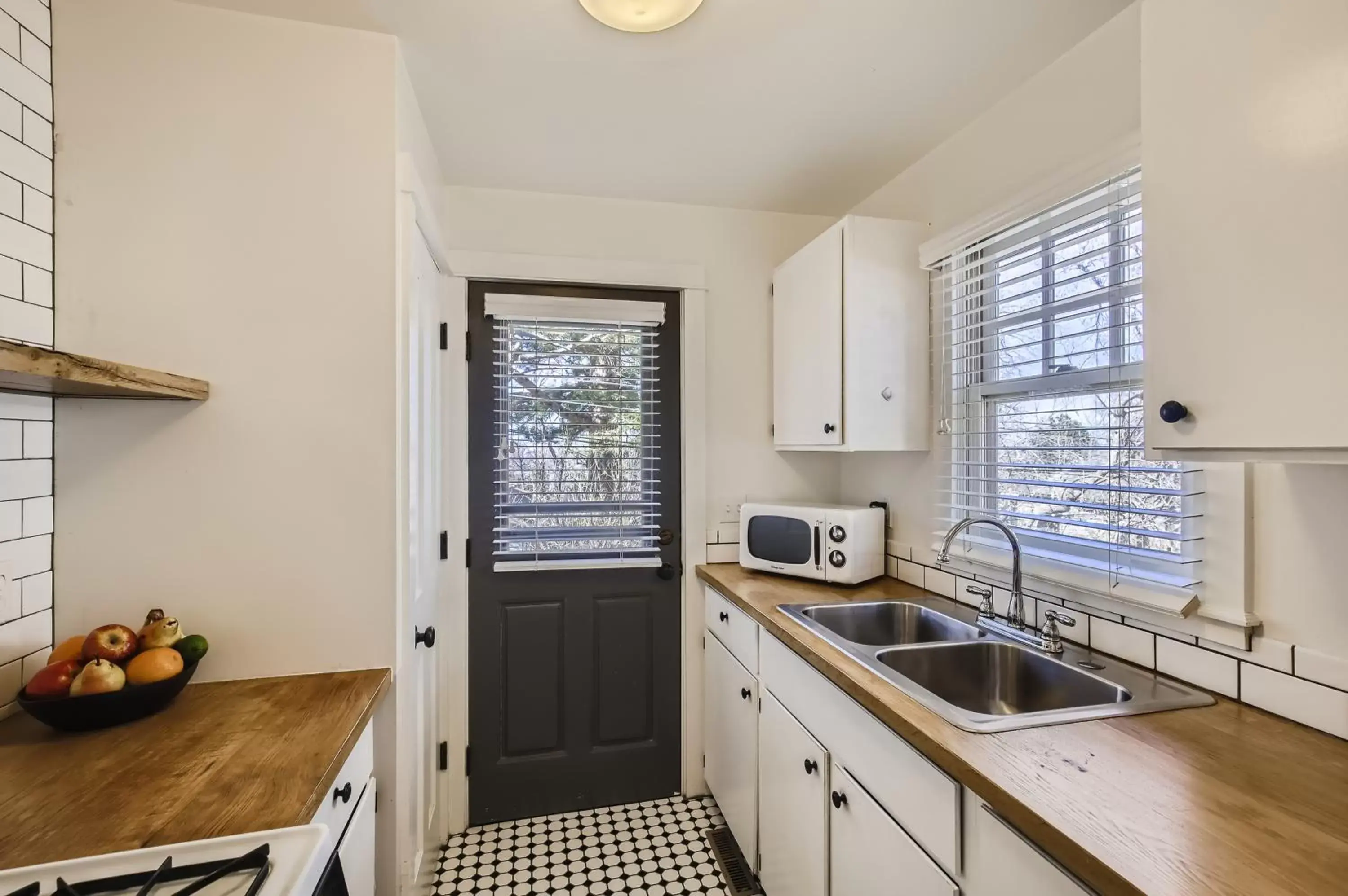 Kitchen/Kitchenette in Colorado Chautauqua Cottages