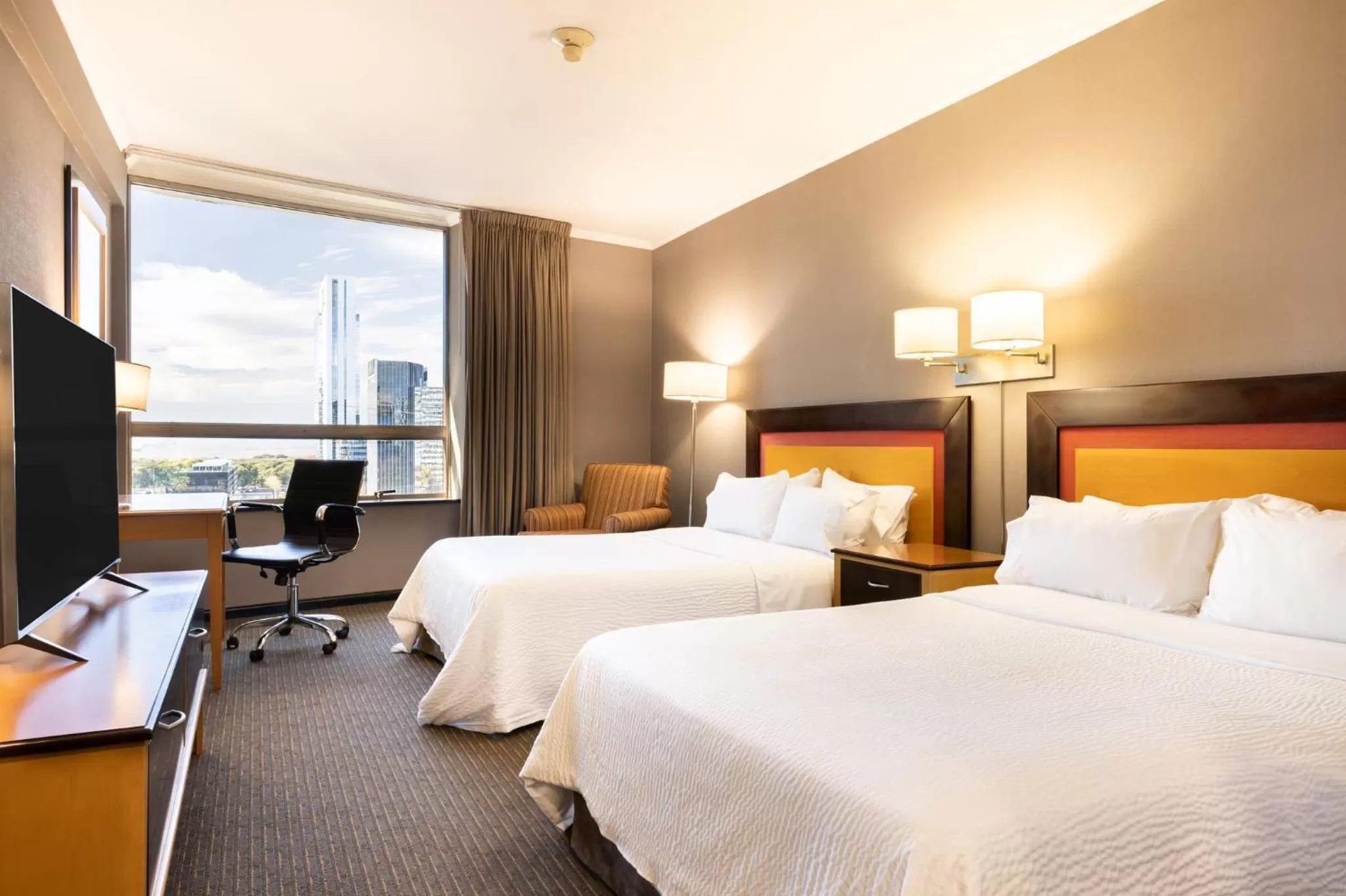 Photo of the whole room, Bed in Holiday Inn Express Puerto Madero by IHG