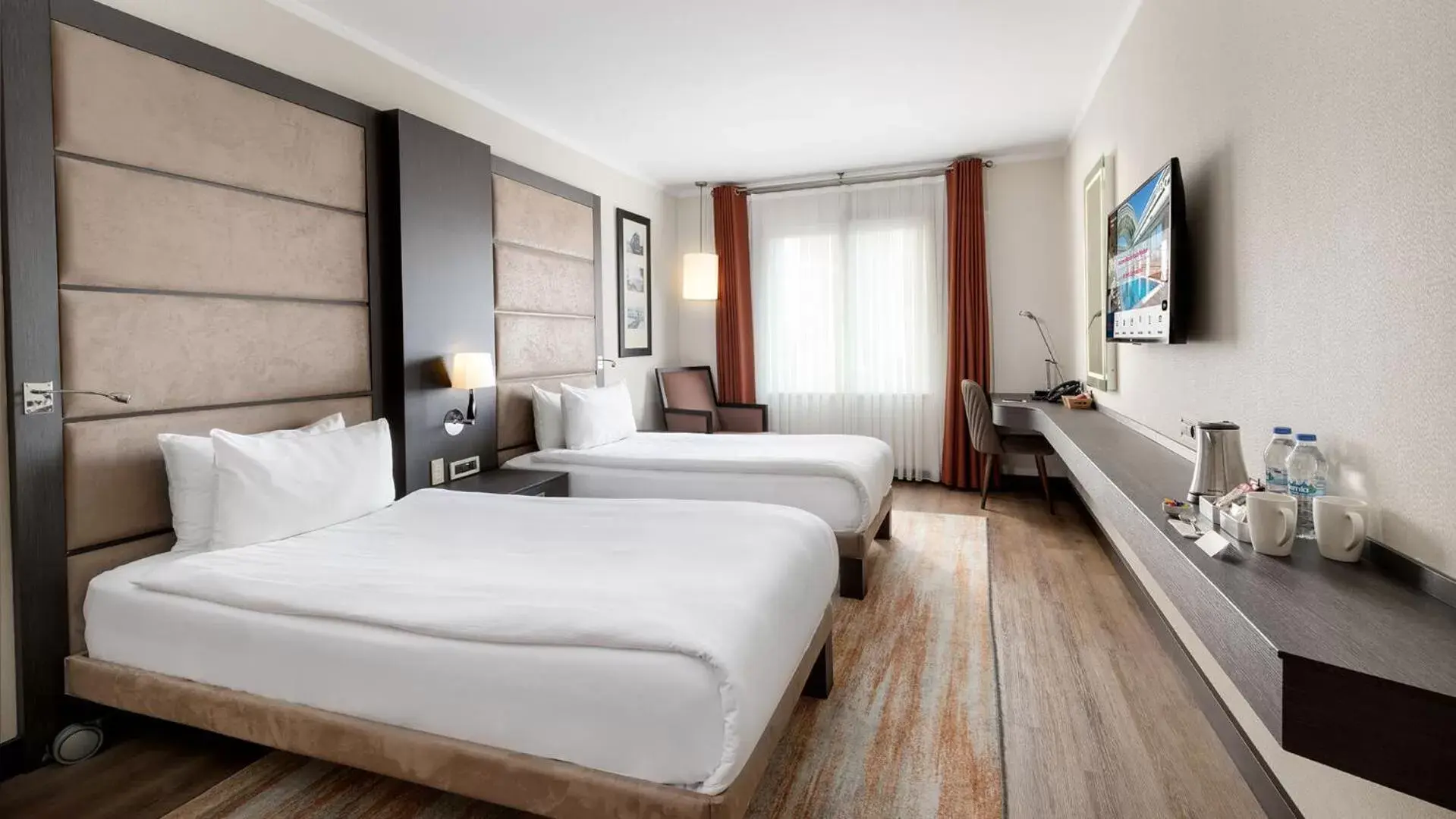 Photo of the whole room in Ramada Plaza By Wyndham Istanbul City Center