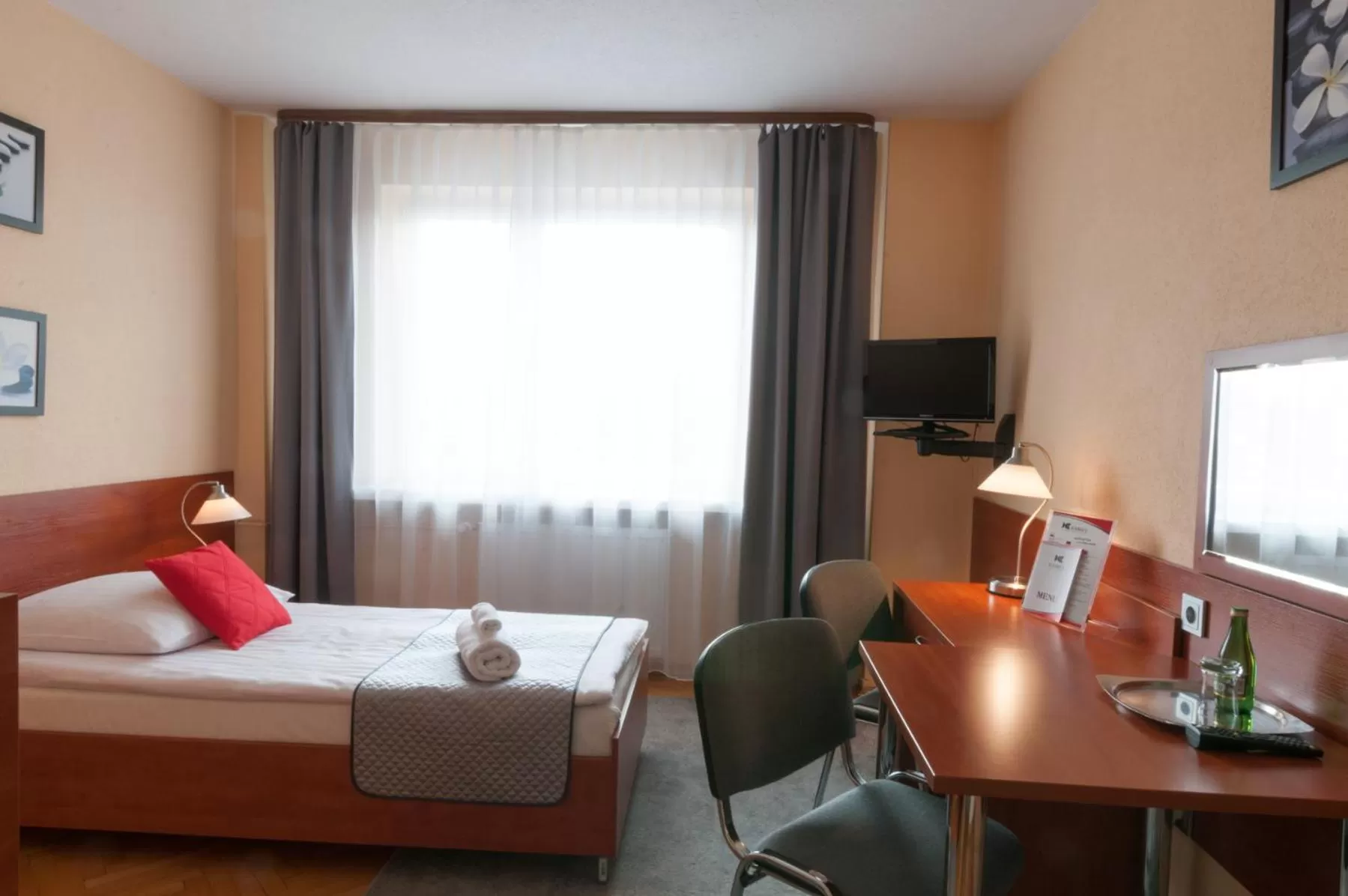 Photo of the whole room, Bed in Hotel Komes