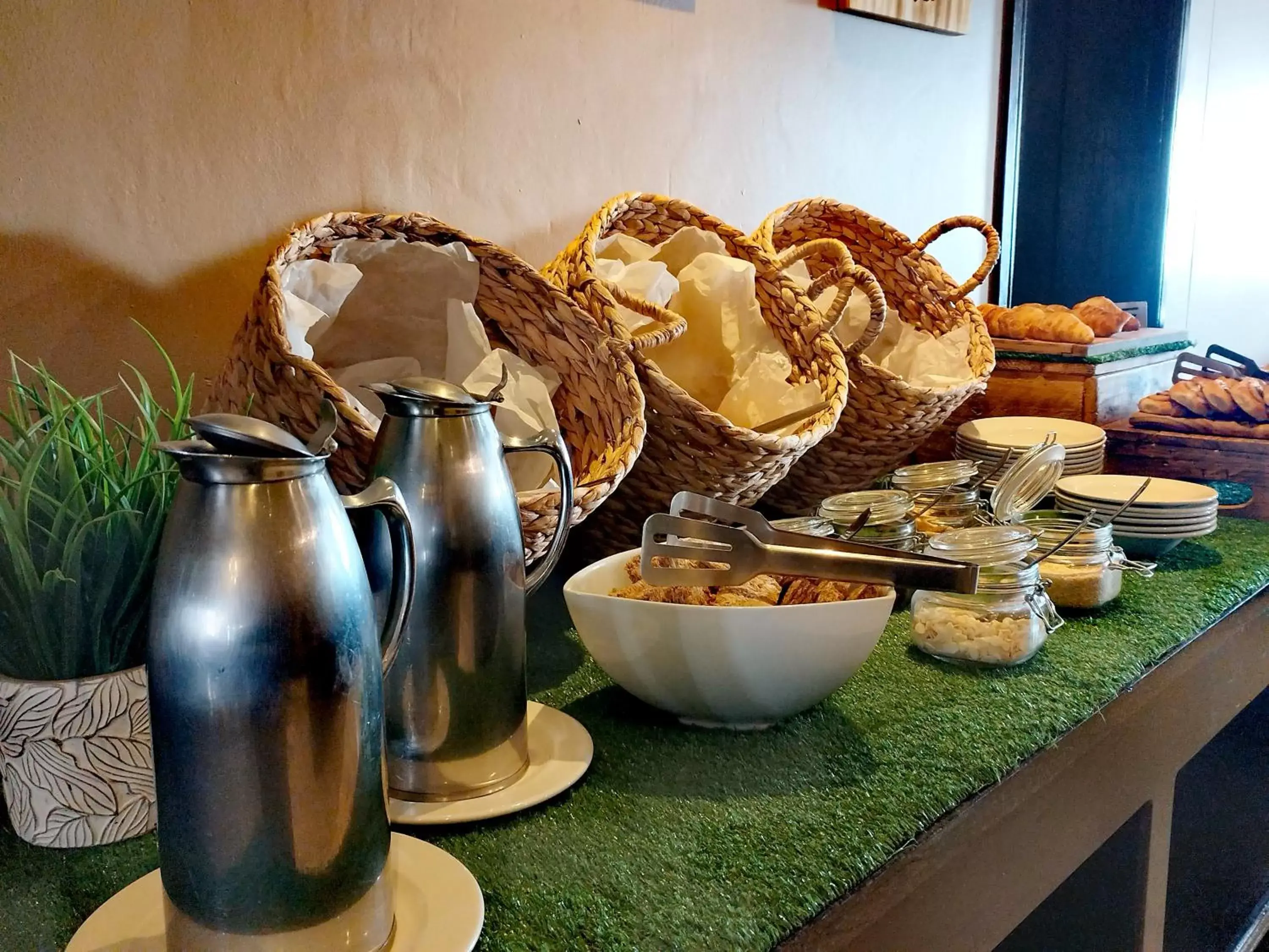 Coffee/tea facilities, Food in Protea Hotel by Marriott Bloemfontein