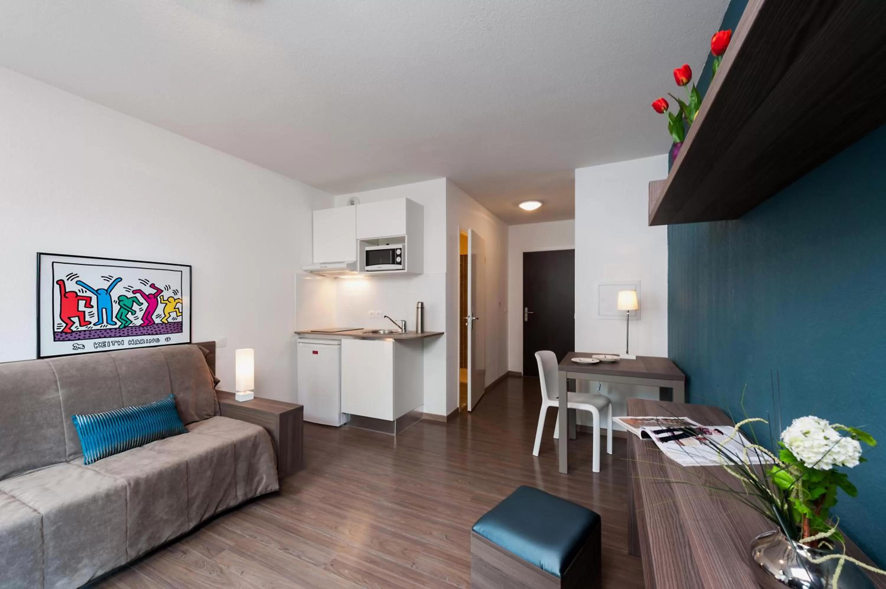 Kitchen or kitchenette in Ténéo Apparthôtel Bordeaux Maritime - Cité du vin