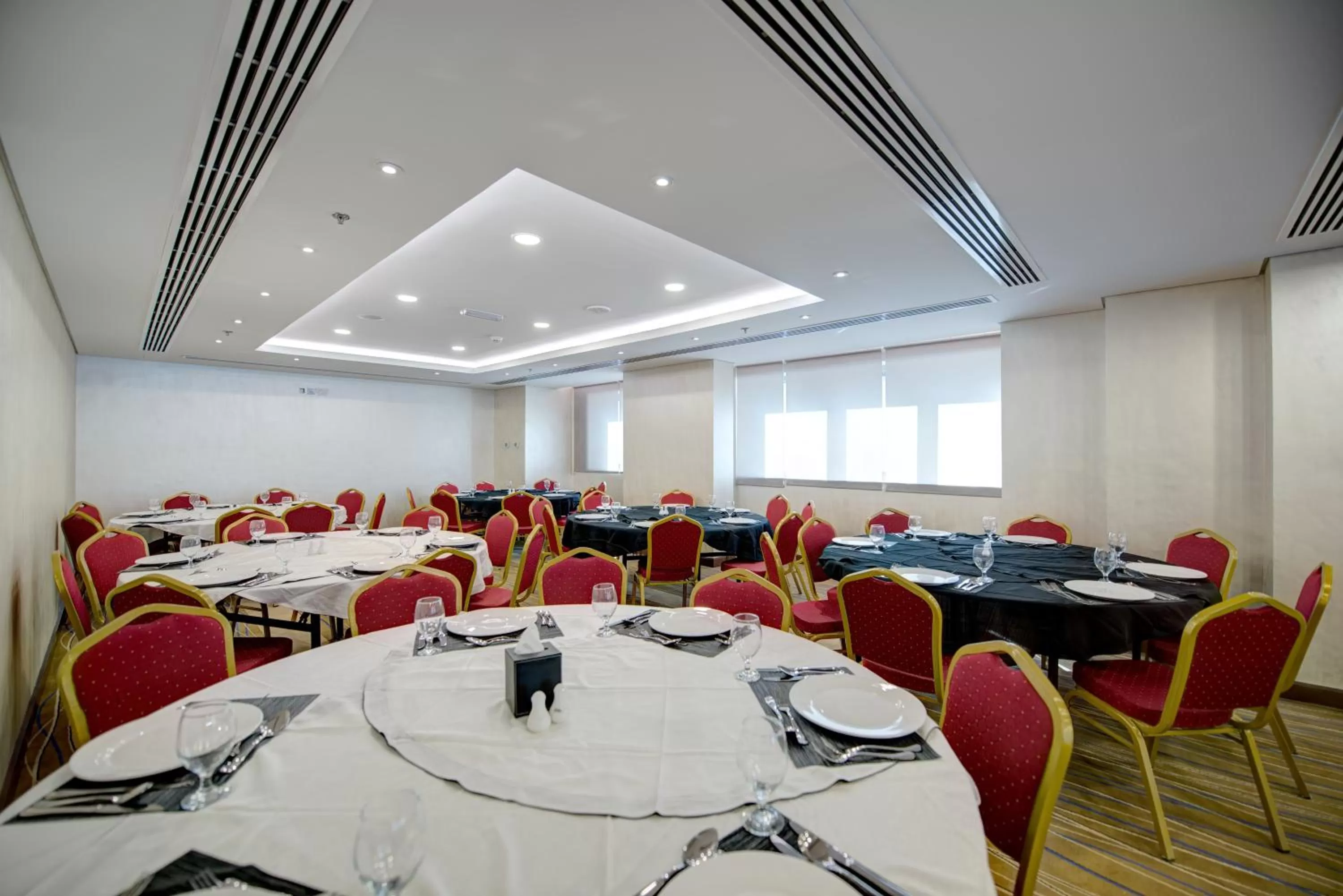 Business facilities in Center Hotel Sharjah