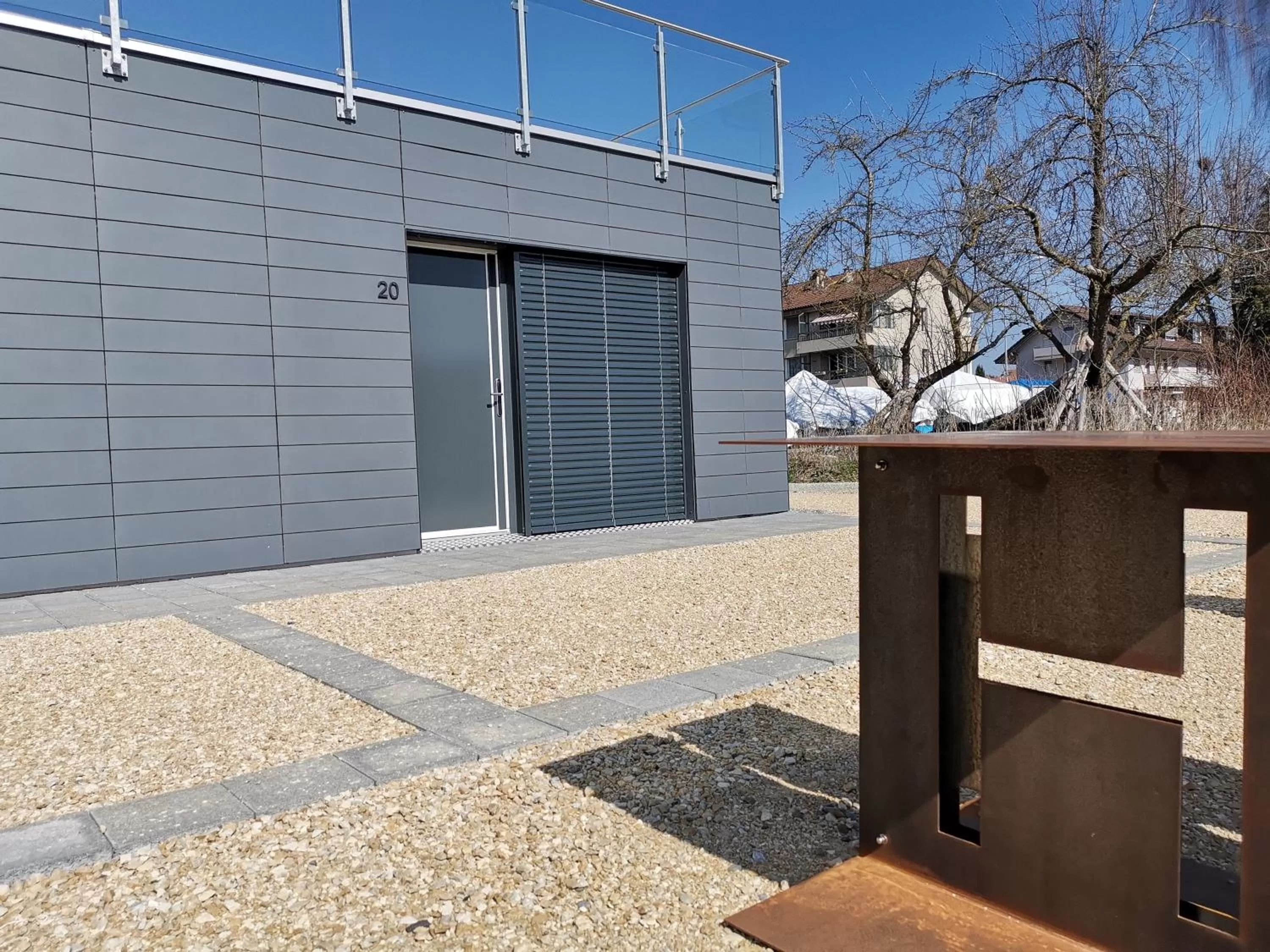 Property building in Boutique Hotel BS16 before Bern City Parking gratis