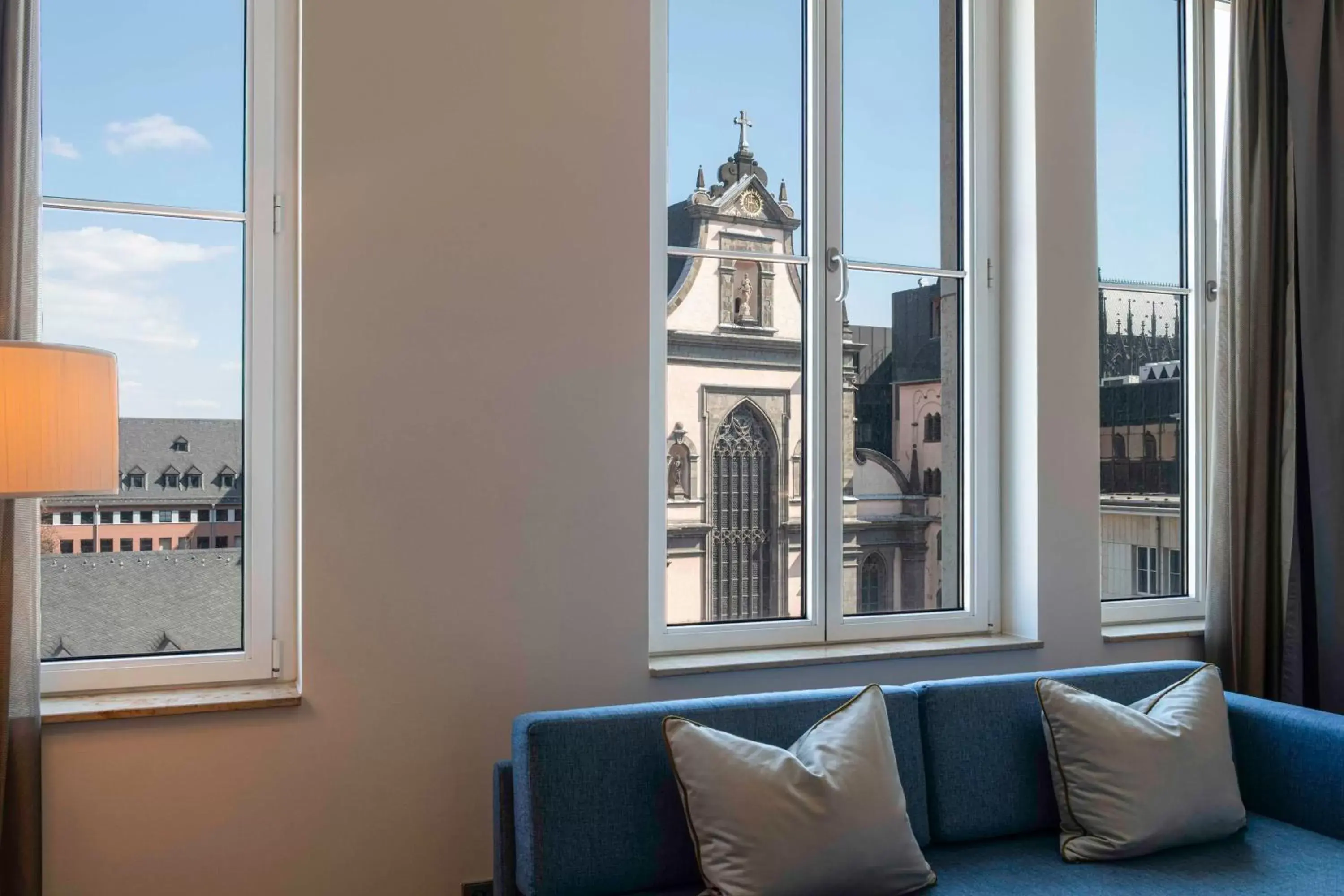 Living room, Nearby Landmark in Hilton Cologne