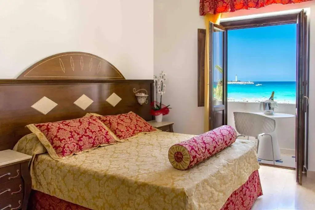 Bed in Hotel Egitarso Sul Mare