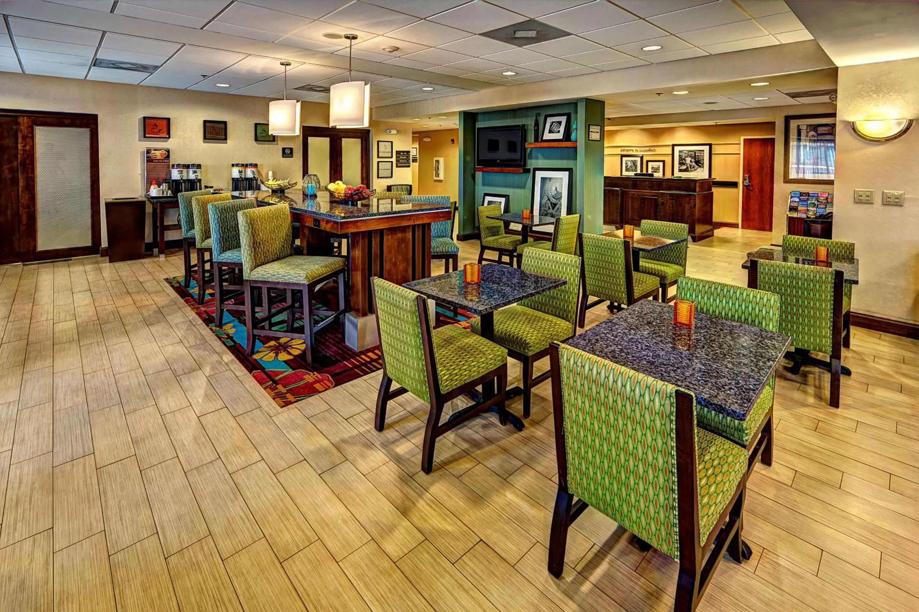 Restaurant/places to eat in Hampton Inn Manning