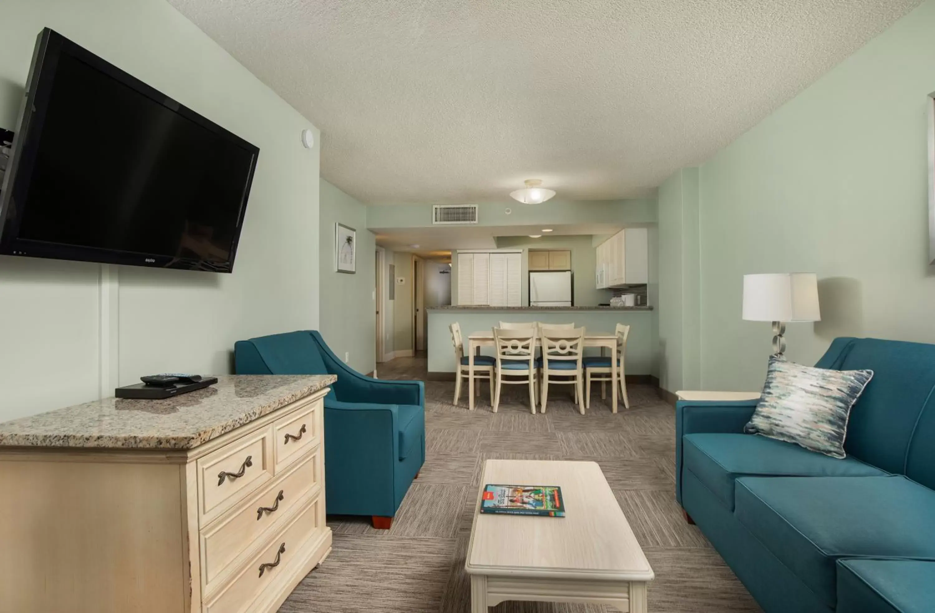 Living room, TV/Entertainment Center in Grande Shores Ocean Resorts Condominiums