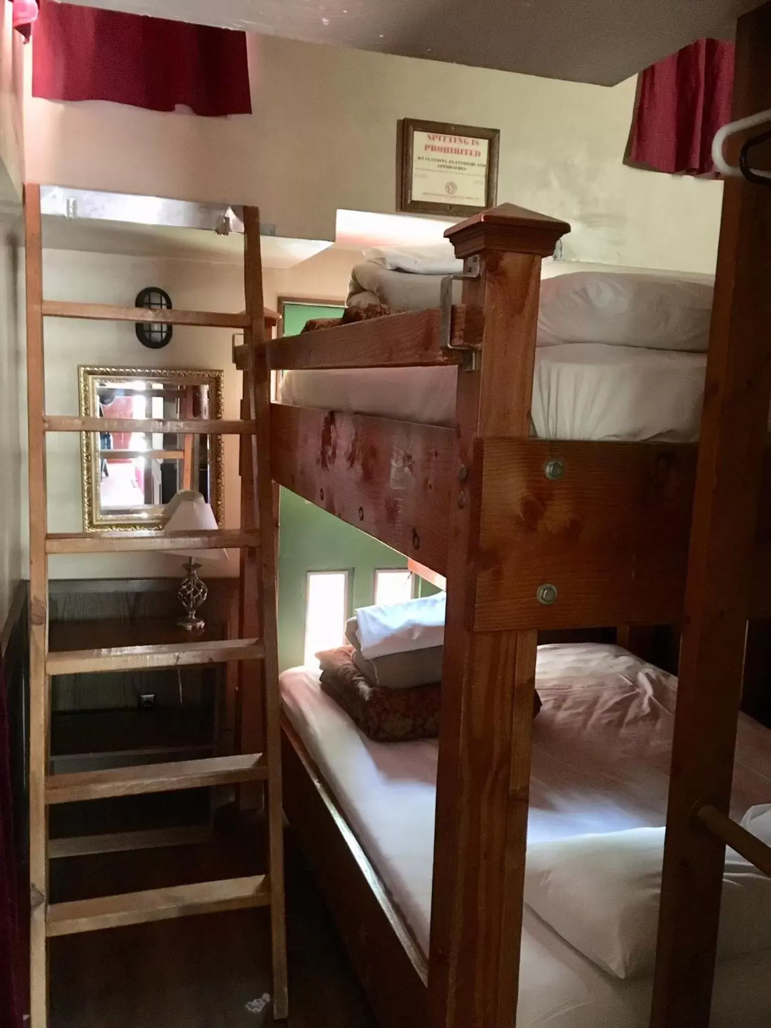 Bunk Bed in The Canyon Motel & RV Park