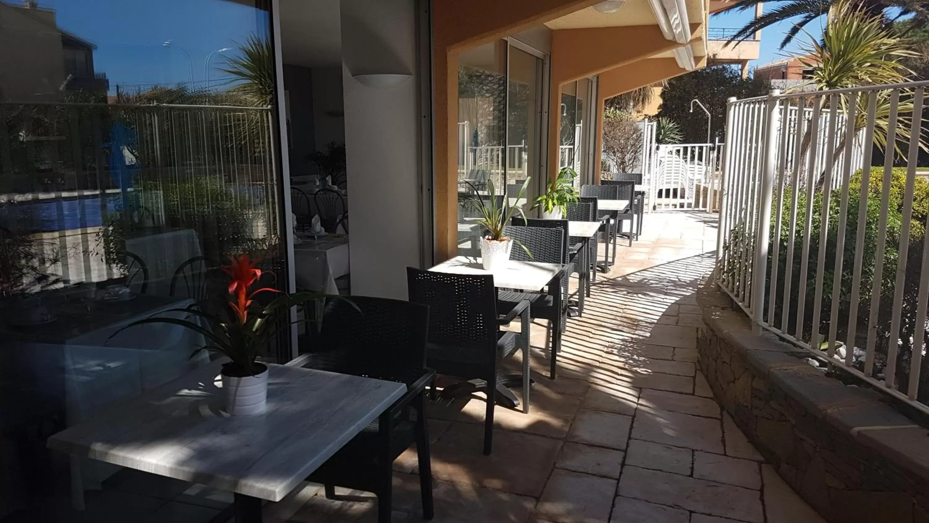 Patio, Restaurant/Places to Eat in Hotel Albizzia