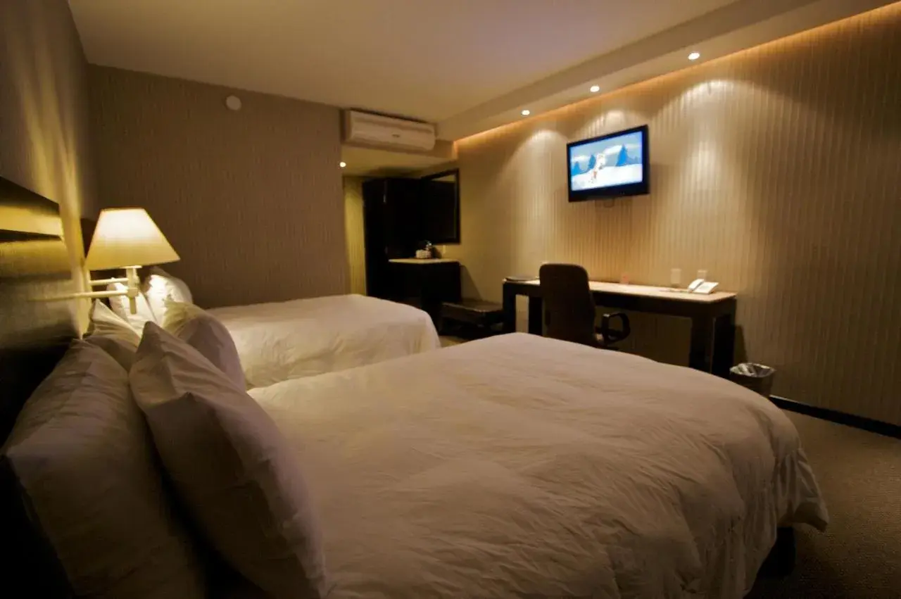 Photo of the whole room, Bed in Hotel Gobernador