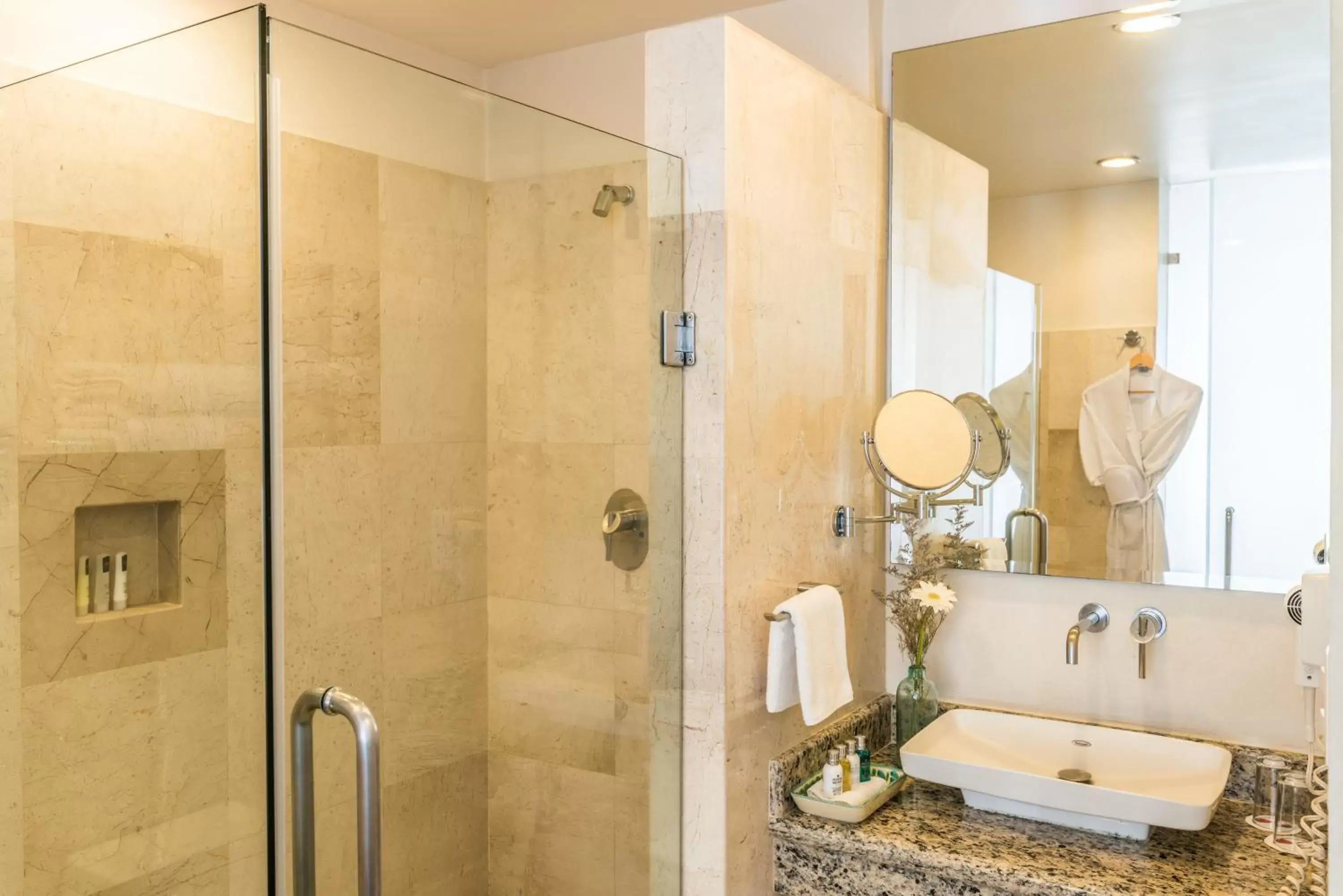 Bathroom in Edelmira Hotel Boutique