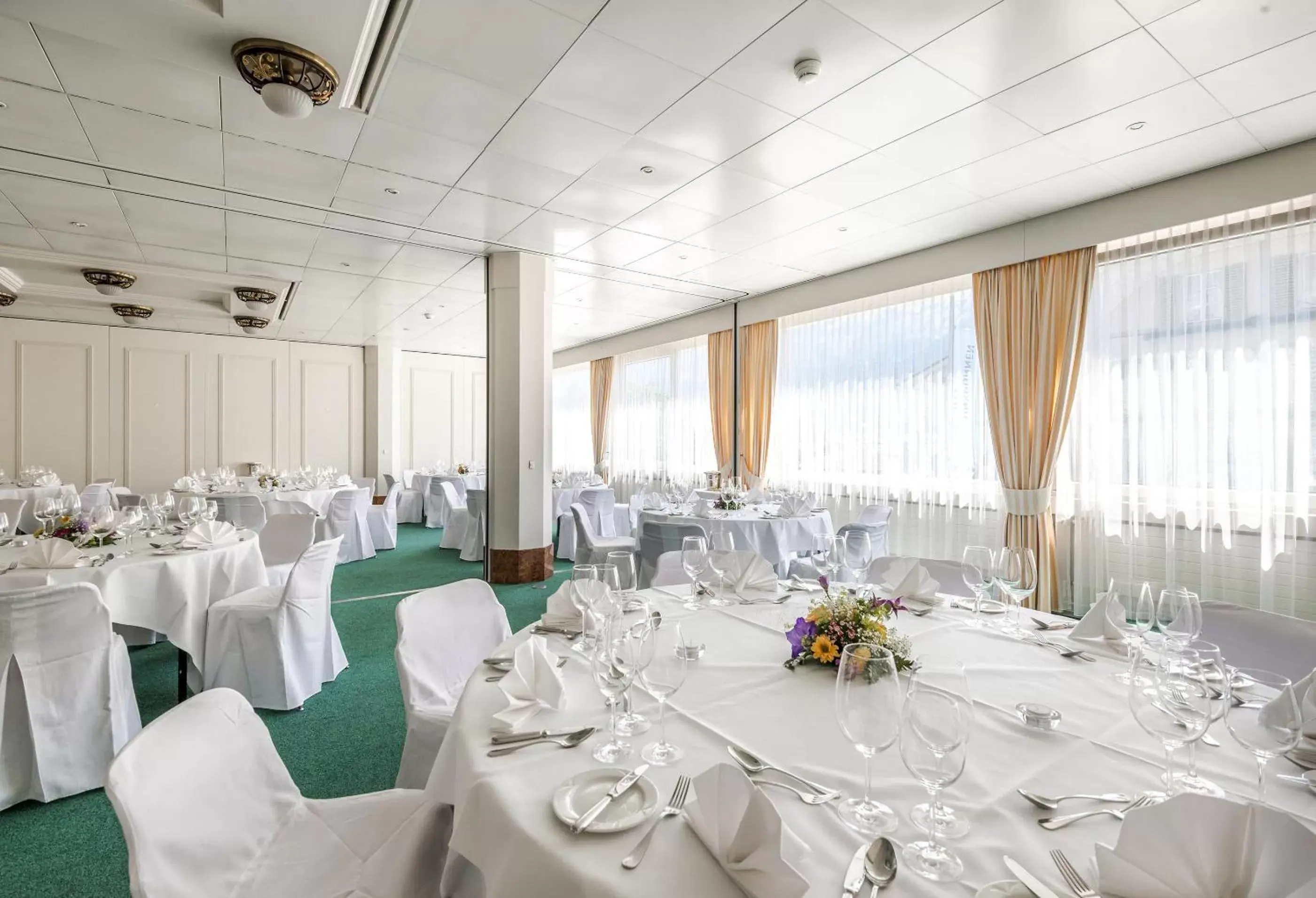 Banquet/Function facilities, Restaurant/Places to Eat in Metropole Swiss Quality Hotel